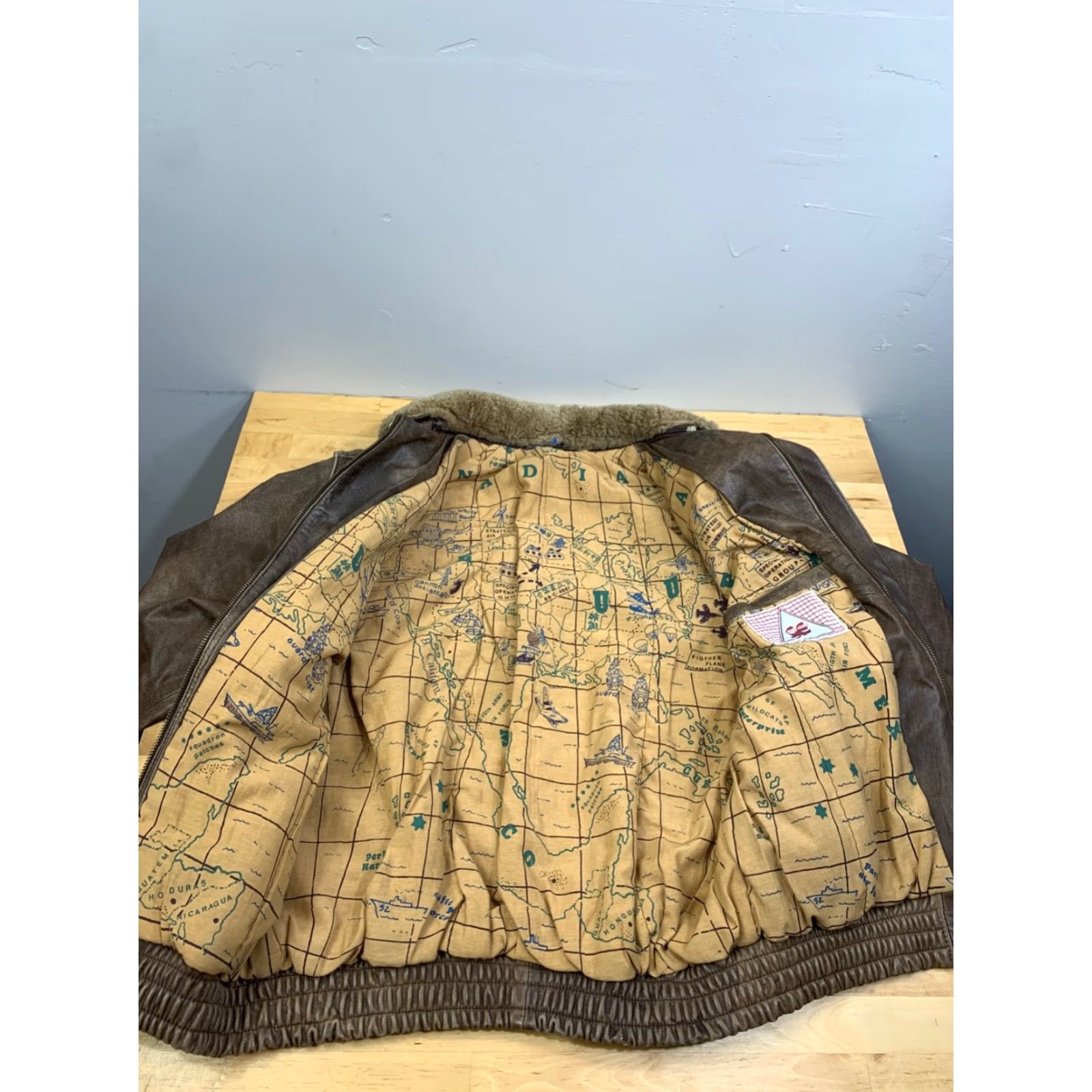 Vintage Giorgio Enrico Flight Jacket Mens 50 Brown F-18 Navy Full Zip Leather Bomber Jacket Winter Fall Casual Mens Brown 50 Navy Logo Full Zip Italy Size US M / EU 48-50 / 2 - 3 Thumbnail