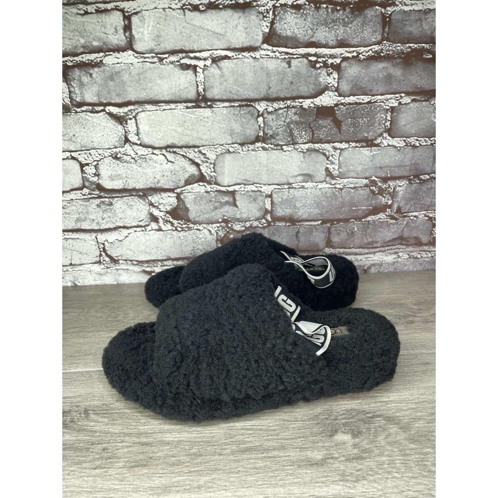 Ugg UGG Fluff Yeah Black Sheepskin Fur Slingback Slippers Sandal Size US 8 / IT 38 - 19 Thumbnail