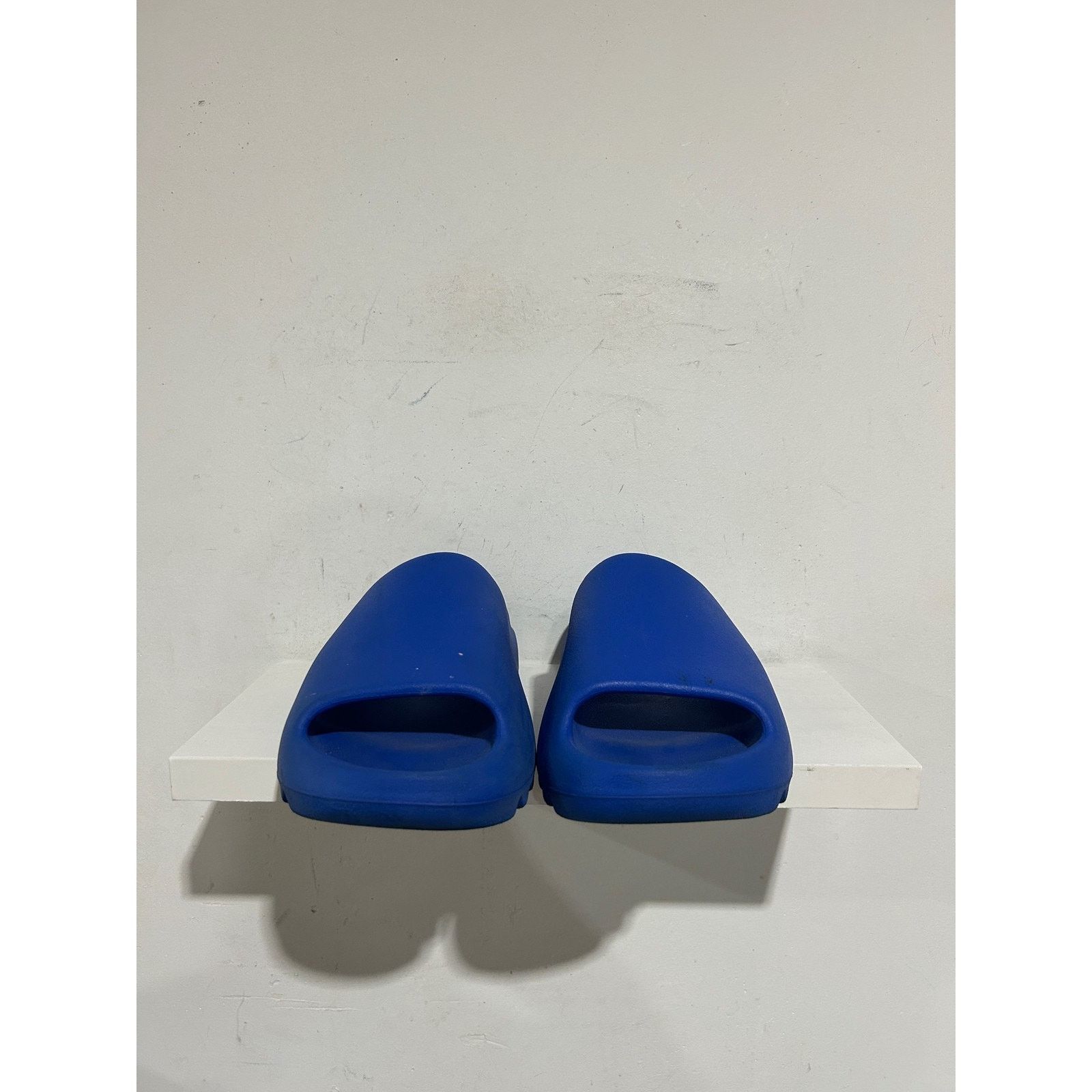 Adidas ADIDAS YEEZY SLIDE AZURE SIZE 8 PREOWNED Size US 8 / EU 41 - 2 Thumbnail