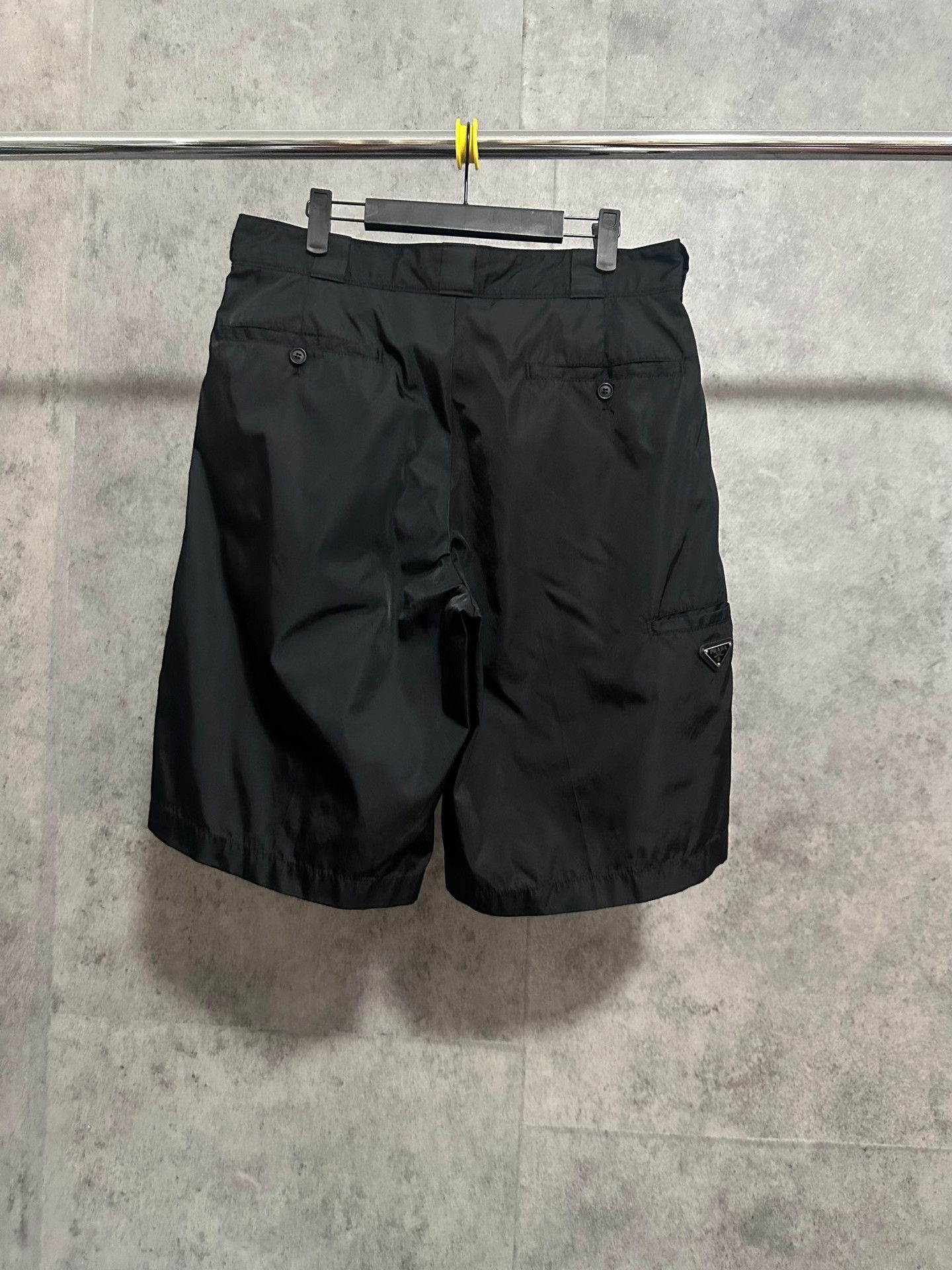 Prada Prada Enamel Logo Re-Nylon Shorts 46 Size US 30 / EU 46 - 1 Thumbnail