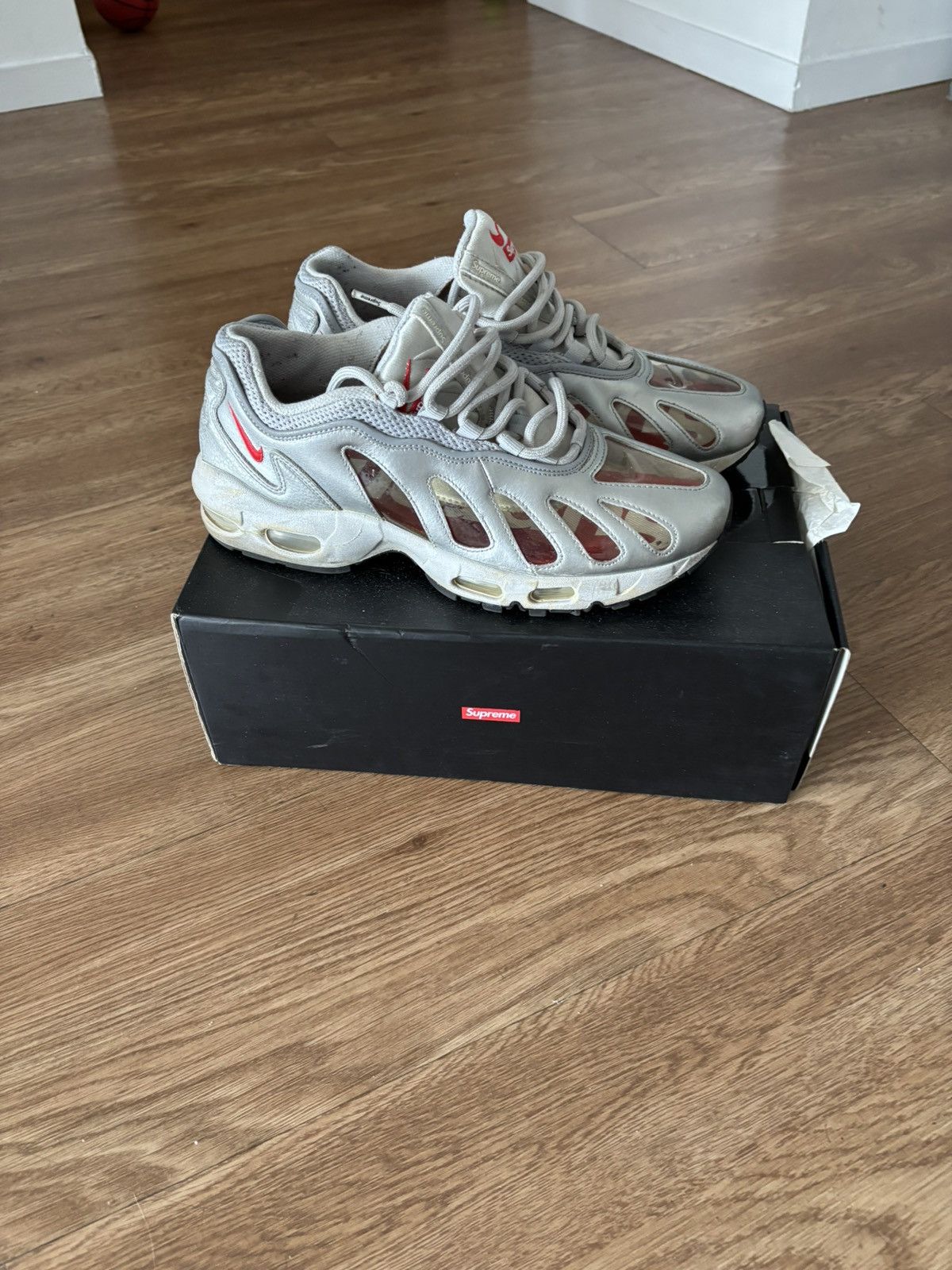 Nike × Supreme Supreme Nike Air Max 96 (Silver Bullet) Size US 9.5 / EU 42-43 - 6 Thumbnail
