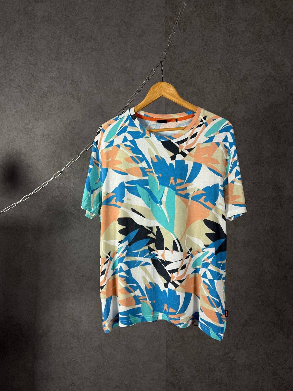 Hugo Boss Hugo Boss art crazy designer tee Size US L / EU 52-54 / 3 - 1 Thumbnail