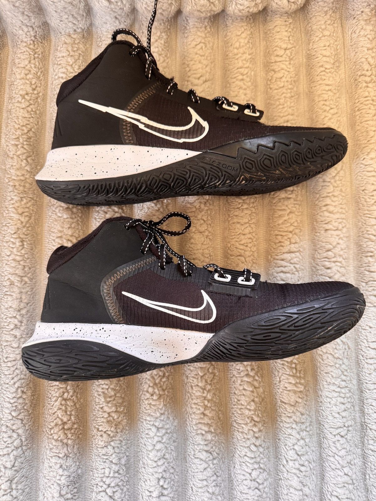 Nike Nike Kyrie Flytrap 4 Black White Basketball Shoes Size 7 Size US 7 / EU 40 - 3 Thumbnail