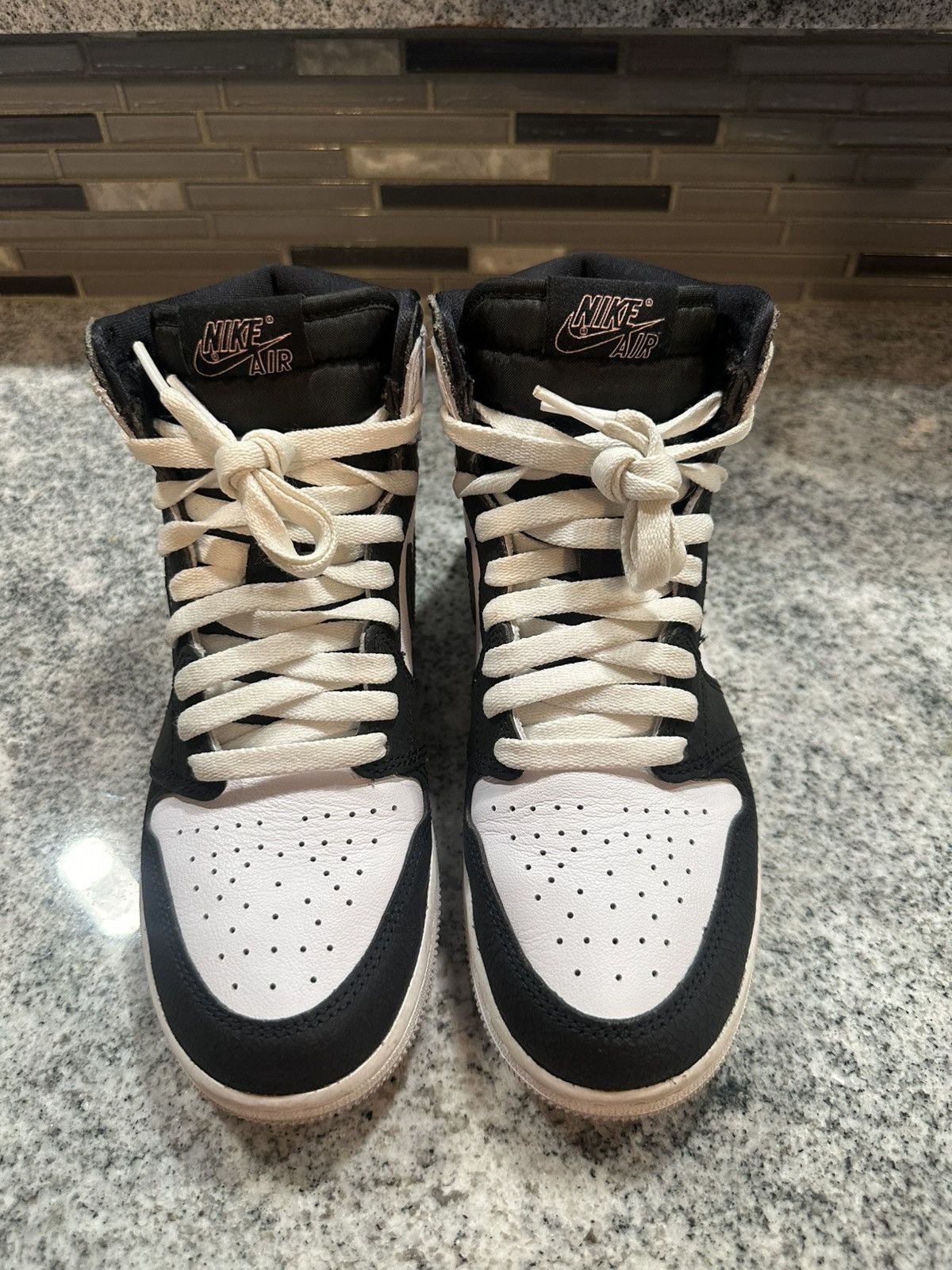 Jordan Brand Air Jordan 1 Retro High OG GS Stage Haze 5.5Y With Box Size US 5.5 / EU 38 - 3 Thumbnail
