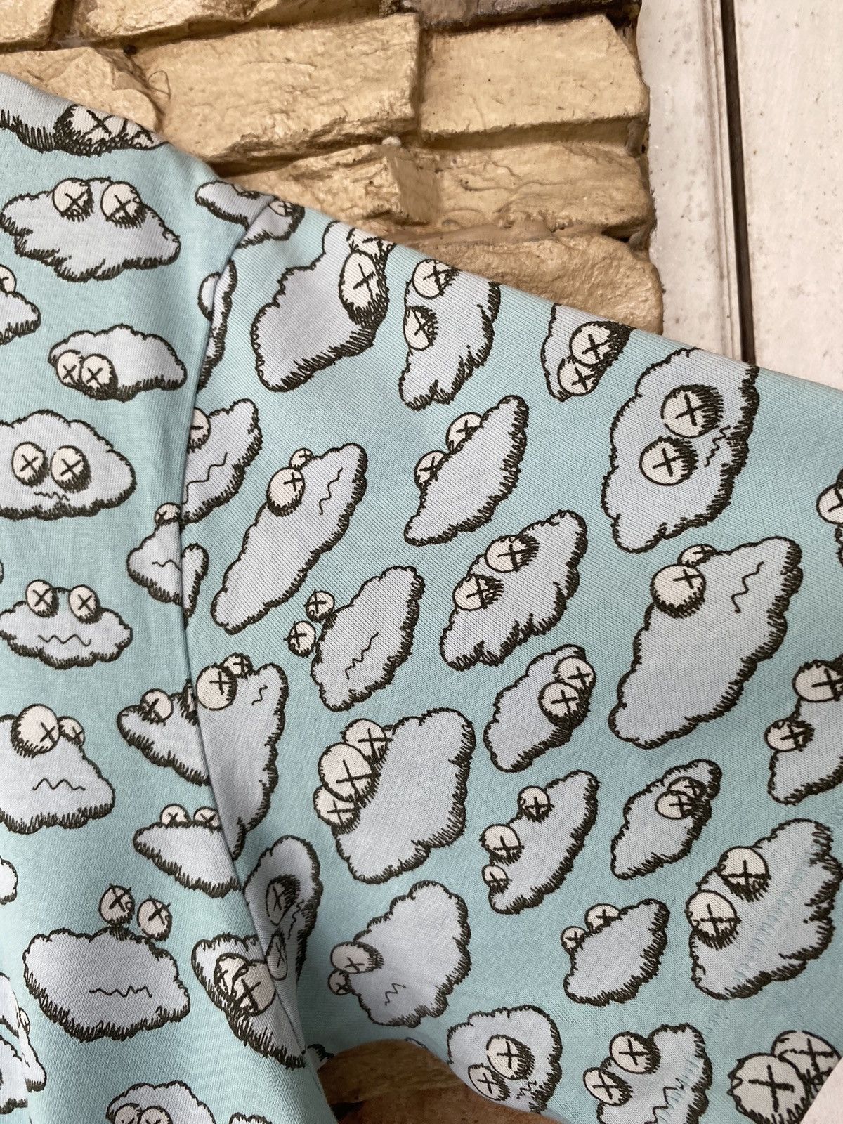 Vintage Rare Uniqlo X Kaws Fullprint Tshirt Size US L / EU 52-54 / 3 - 7 Thumbnail