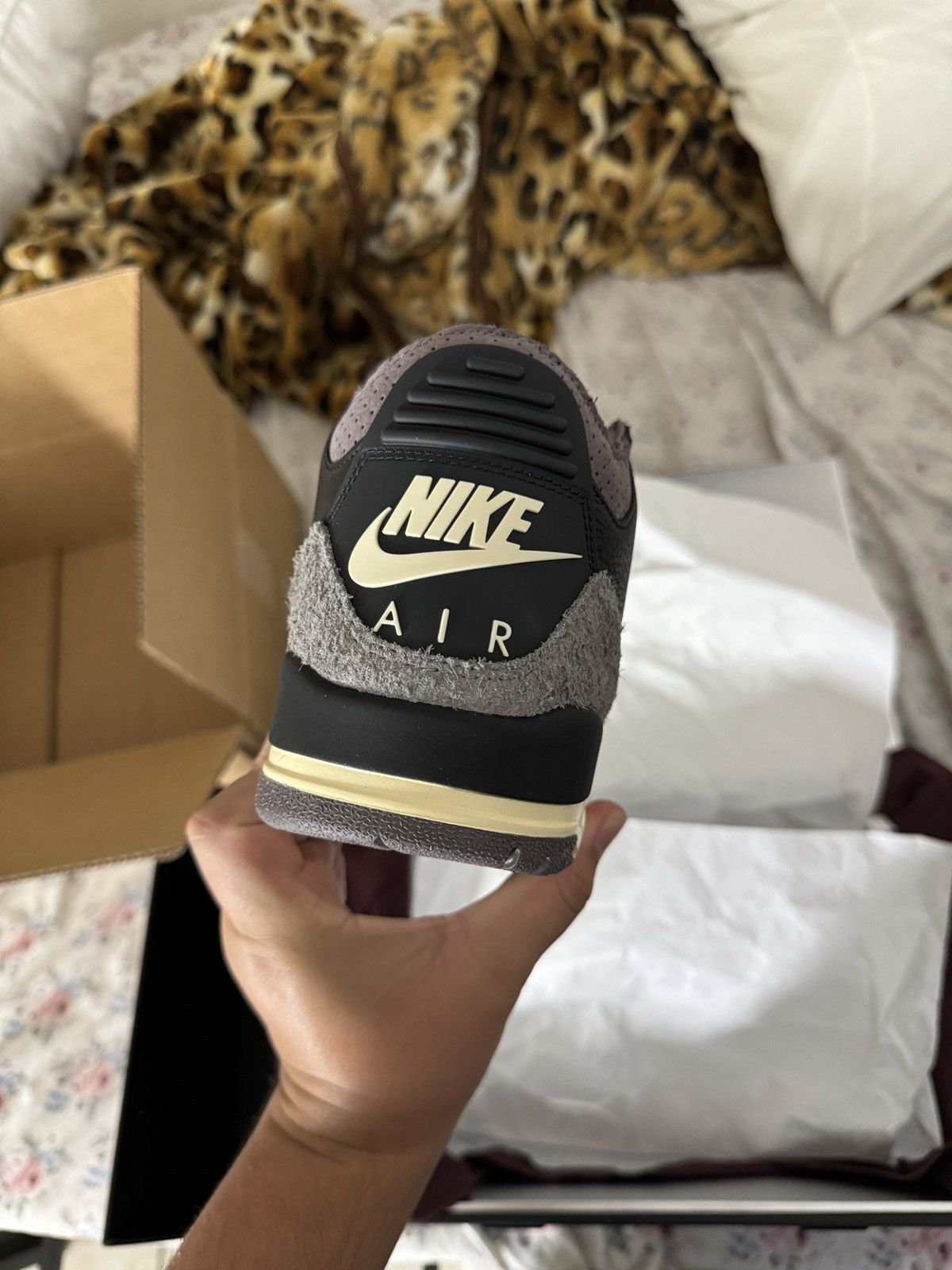 A Ma Maniere × Jordan Brand Nike Air Jordan 3 A Ma Maniere WYWS Size US 9.5 / EU 42-43 - 9 Thumbnail