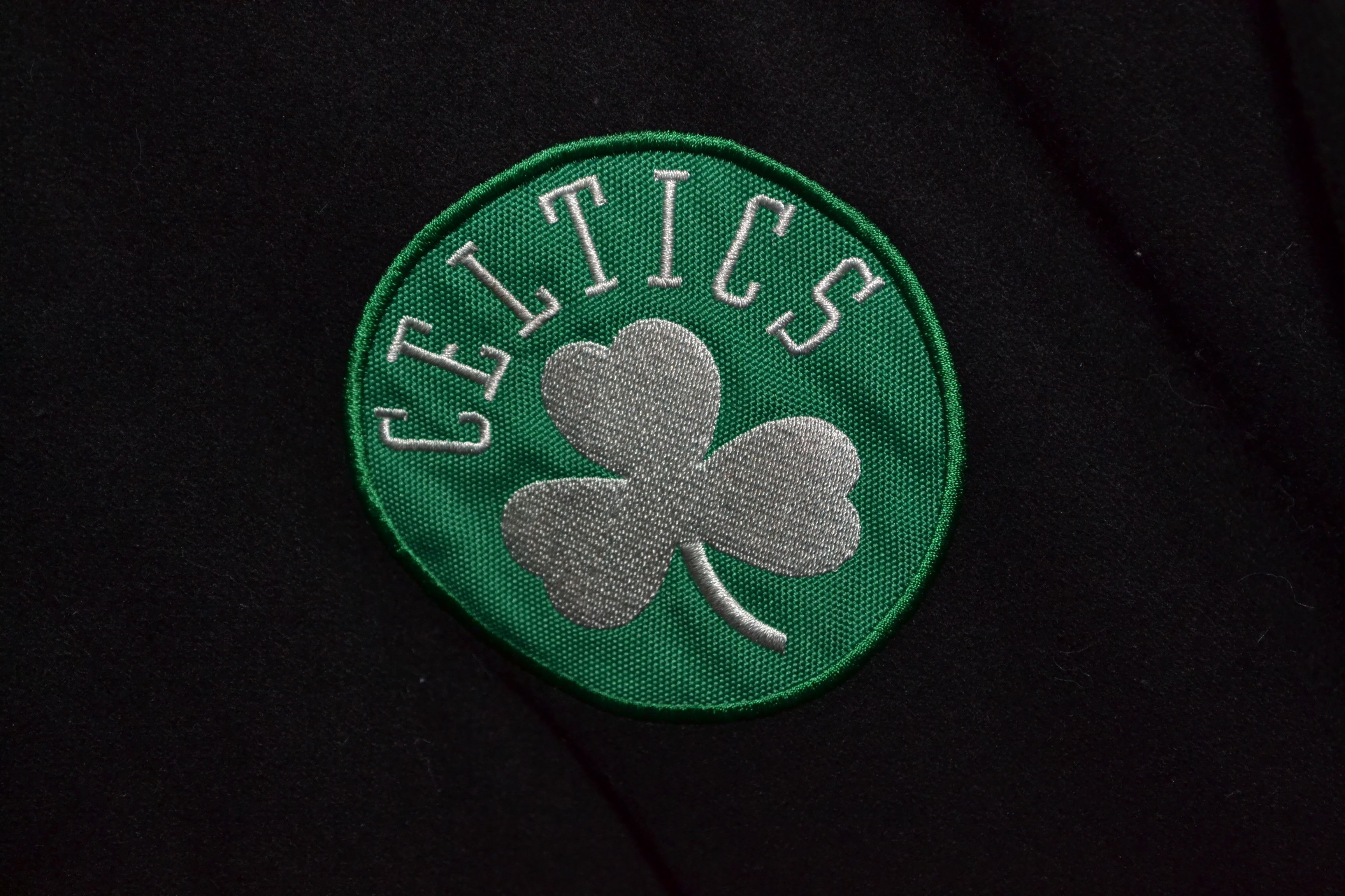 Jeff Hamilton × NBA × Vintage Vintage Jeff Hamilton Boston Celtics Reversible Logo XL Size US XL / EU 56 / 4 - 14 Thumbnail