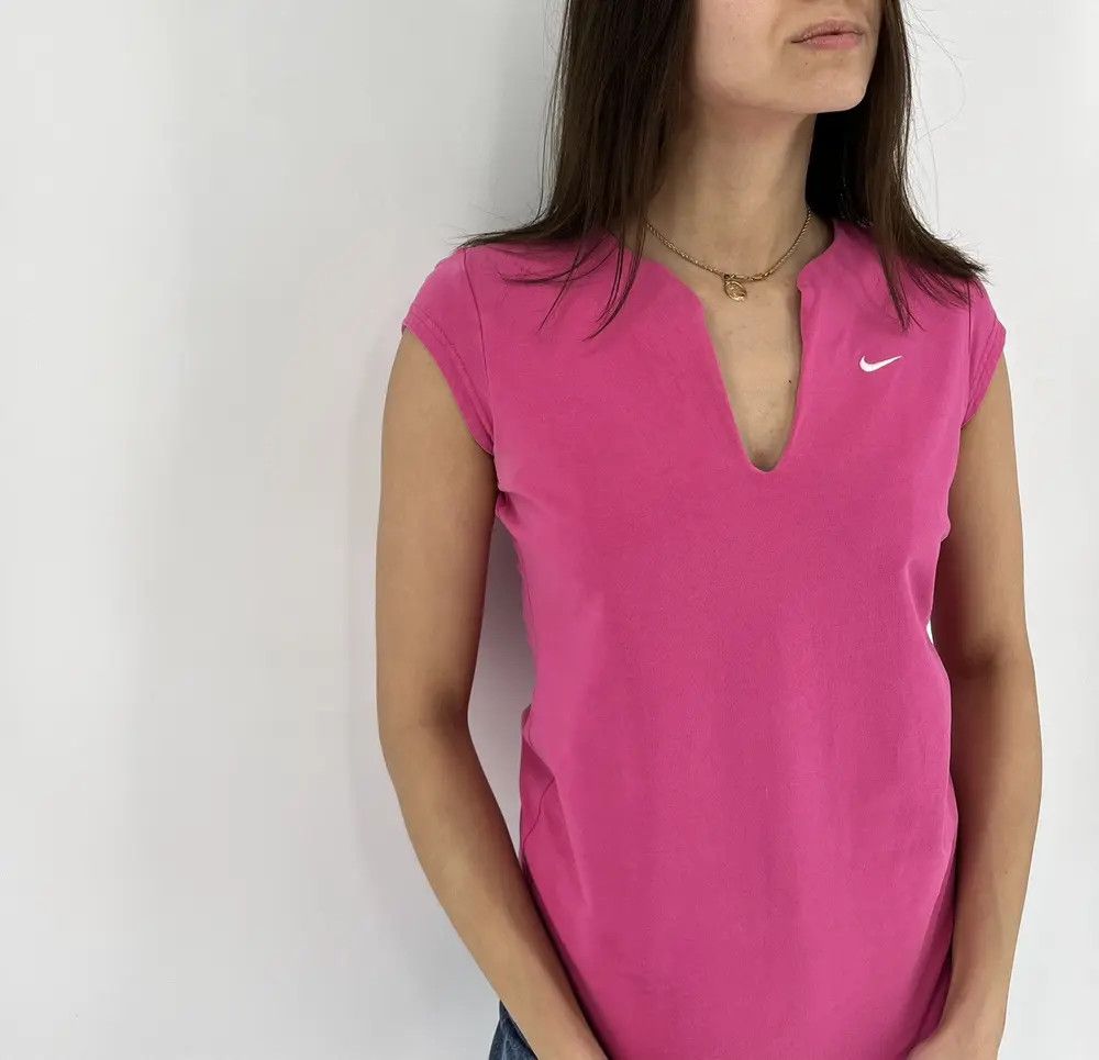 Nike × Vintage Vintage 90s Nike Big Logo Faded T-shirt Streetwear Style Size M / US 6-8 / IT 42-44 - 4 Thumbnail