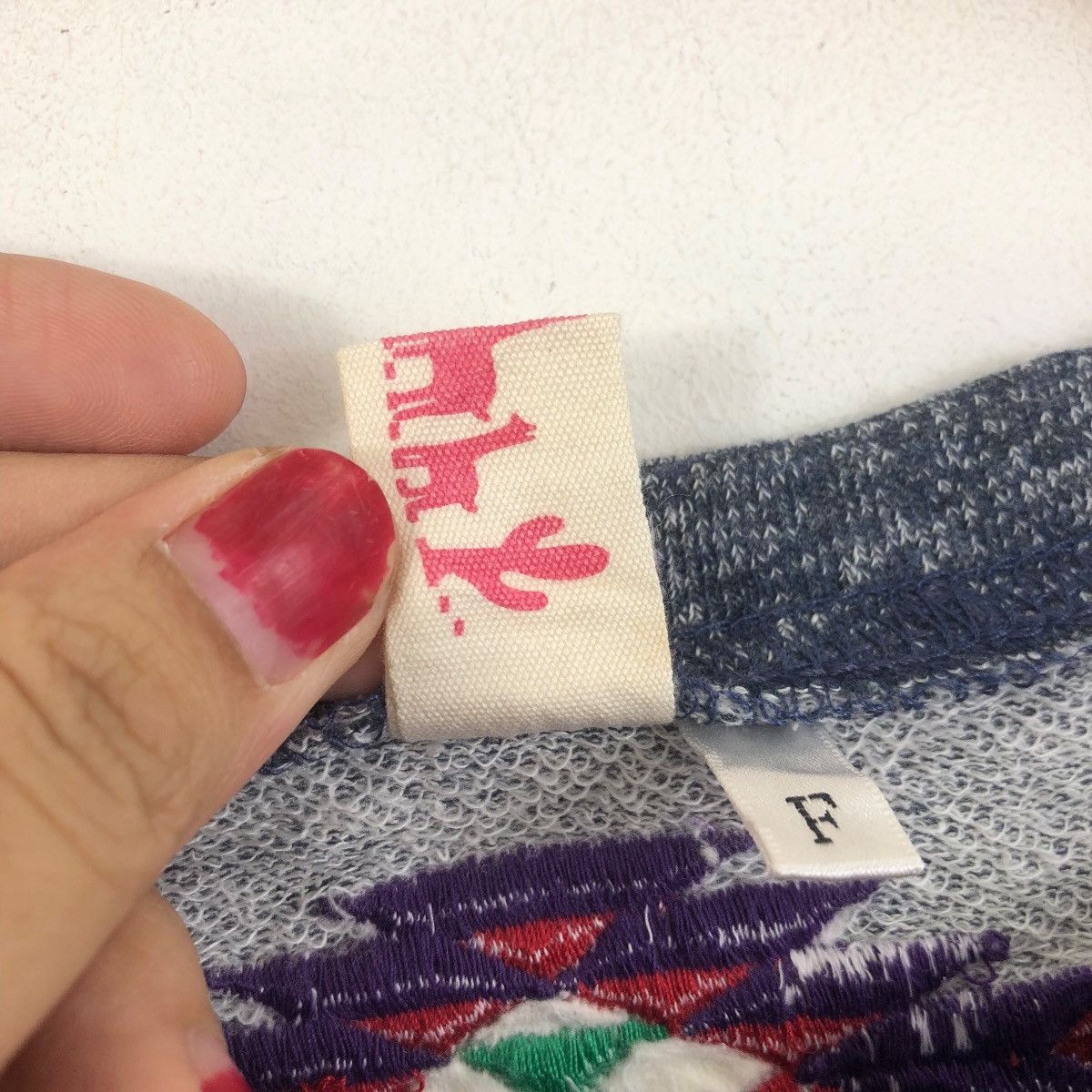 Vintage TITICACA Pocket Warmer Checked Plaids Sweatshirt Size US S / EU 44-46 / 1 - 7 Thumbnail