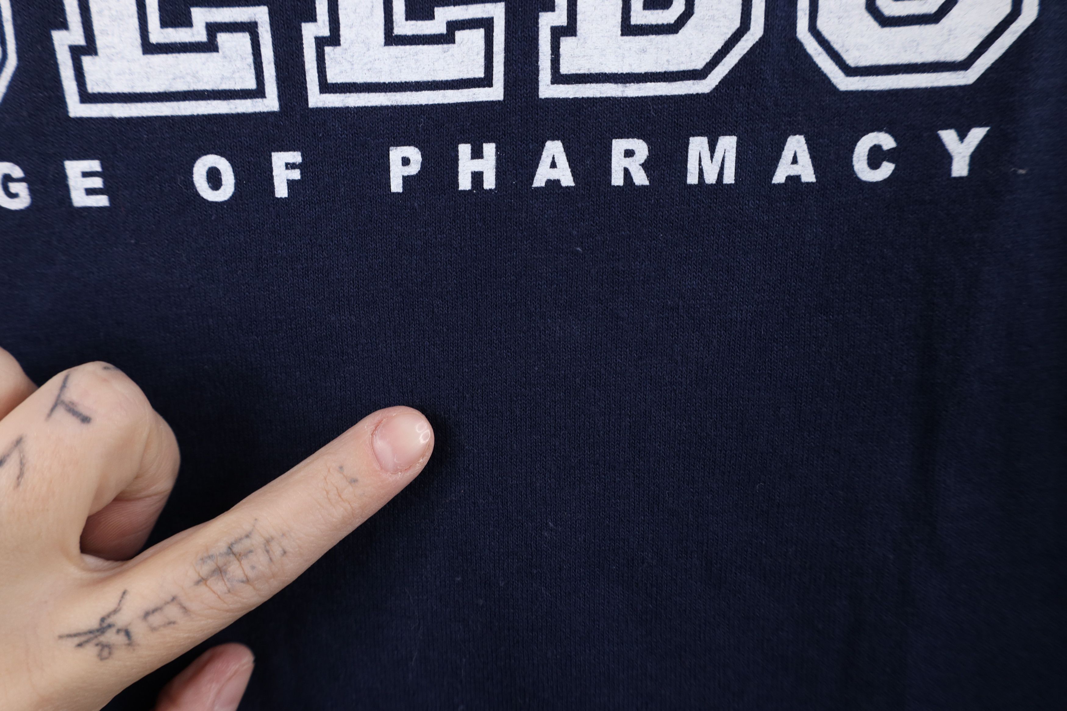 Vintage Vintage University of Pharmacy Short Sleeve T-Shirt Size US L / EU 52-54 / 3 - 5 Thumbnail