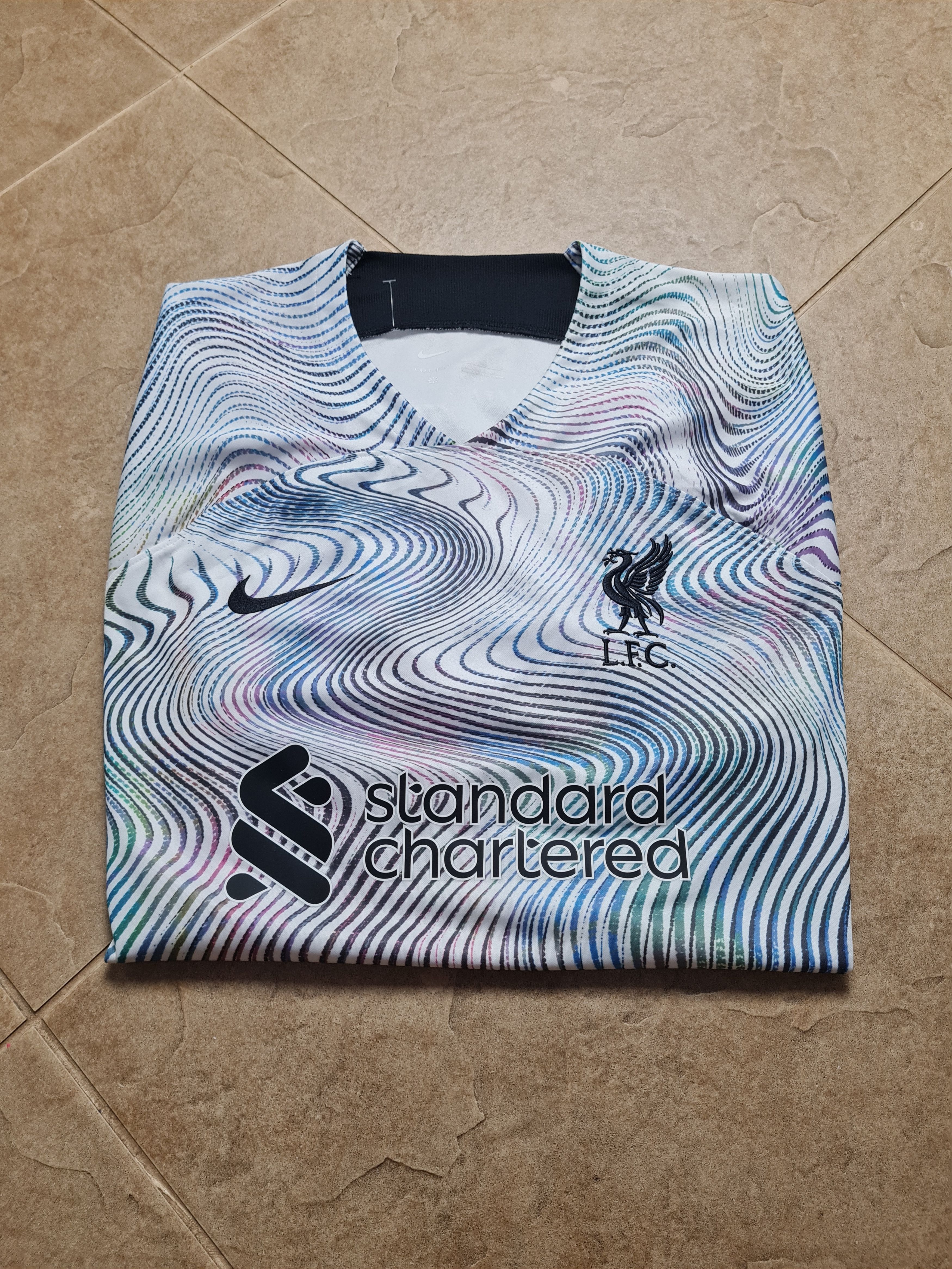 Nike Jersey Liverpool FC 2022-23 Soccer Shirt Nike DN2715-101 Size US XL / EU 56 / 4 - 15 Thumbnail