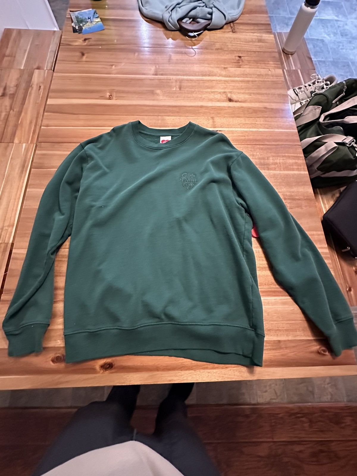 Girls Don't Cry Crewneck Sweatshirt L Don't Cry Shopgirl