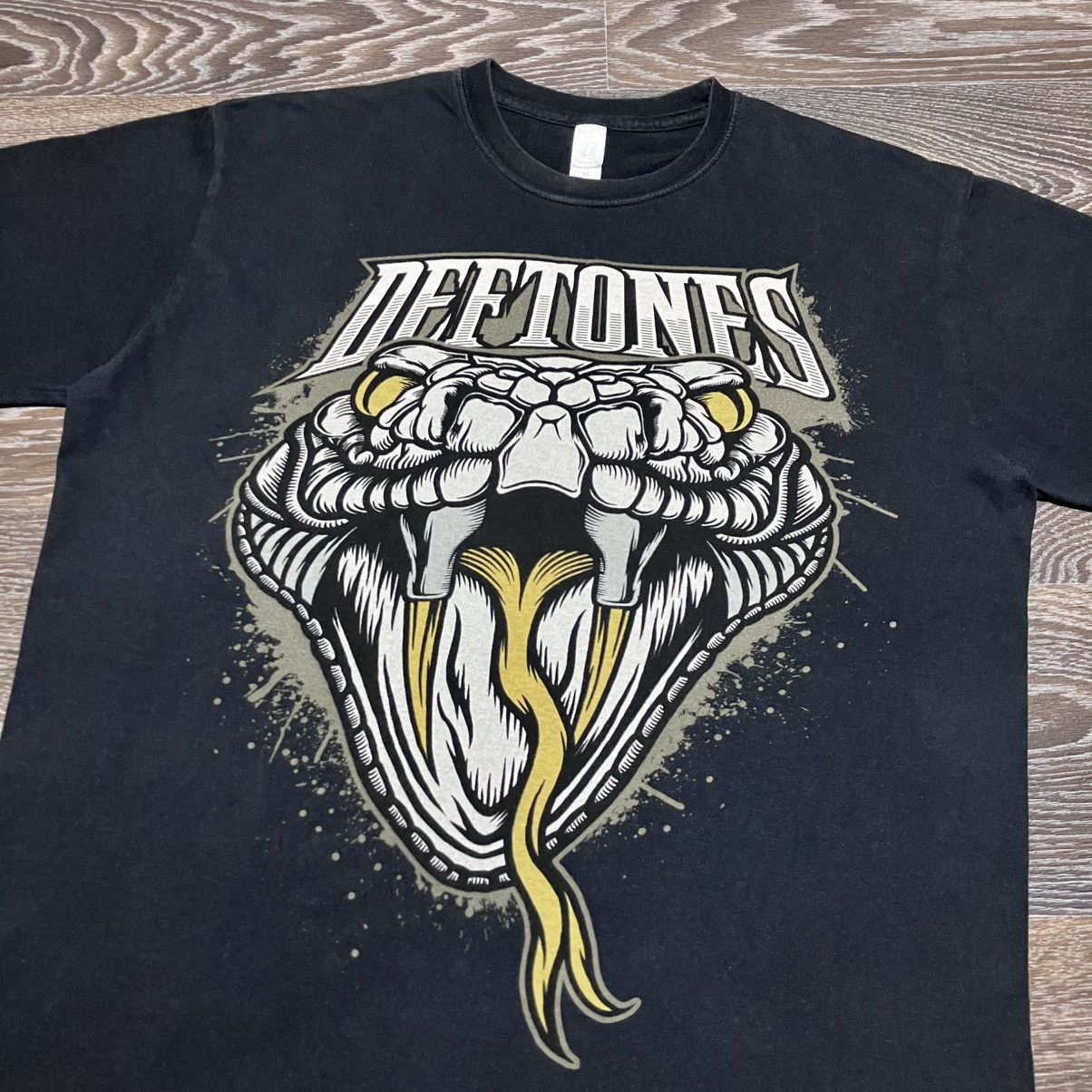 Band Tees 2000s DEFTONES Snake Python Graphic Print T-shirt Size US M / EU 48-50 / 2 - 2 Thumbnail