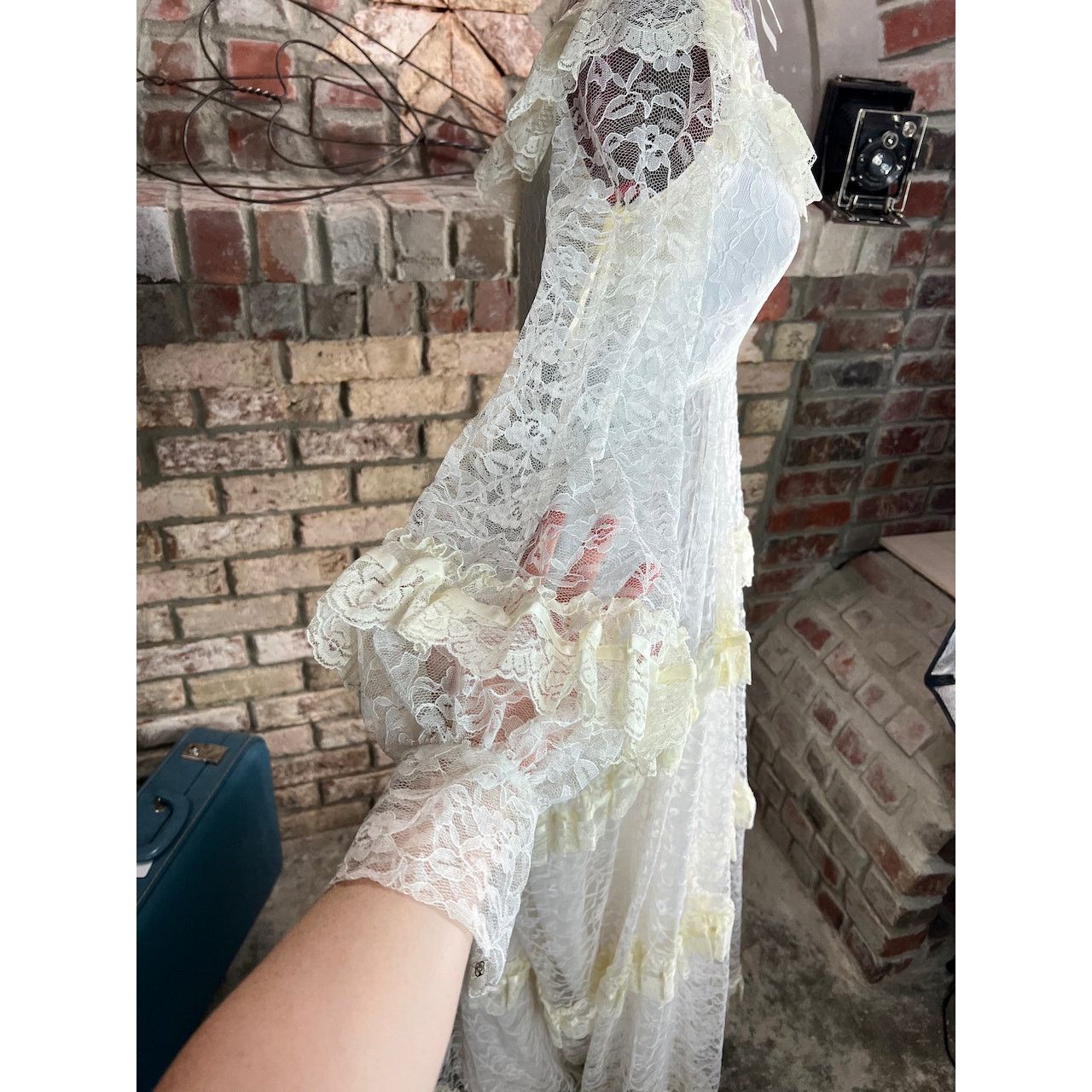 Vintage Wedding dress 1970s boho bishop sleeves ruffle train white Size L / US 10 / IT 46 - 10 Thumbnail