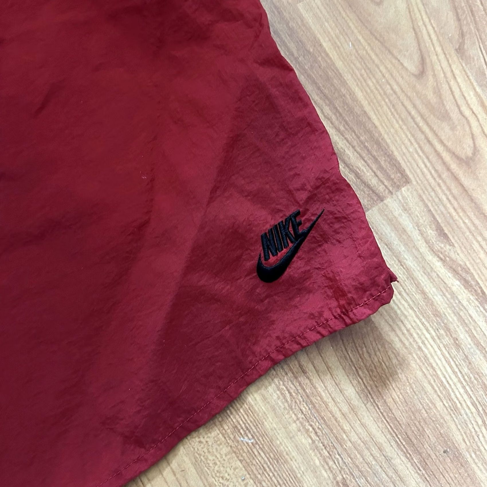 Nike VINTAGE Nike Nylon Shorts Men M Red 90s Athletic Activewear Short Size US 31 - 3 Thumbnail