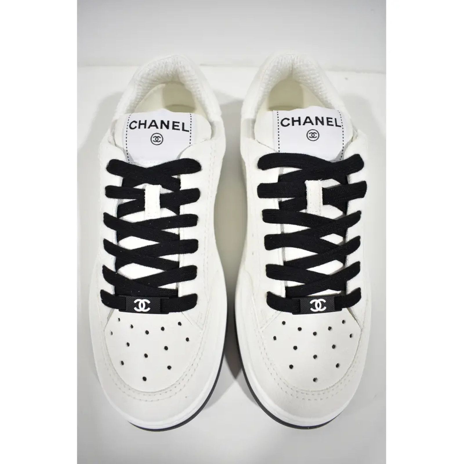 Chanel 22A Suede CC Flat Lace Up Tie Runner Trainer Sneaker 39.5 Size US 9.5 / IT 39.5 - 7 Thumbnail