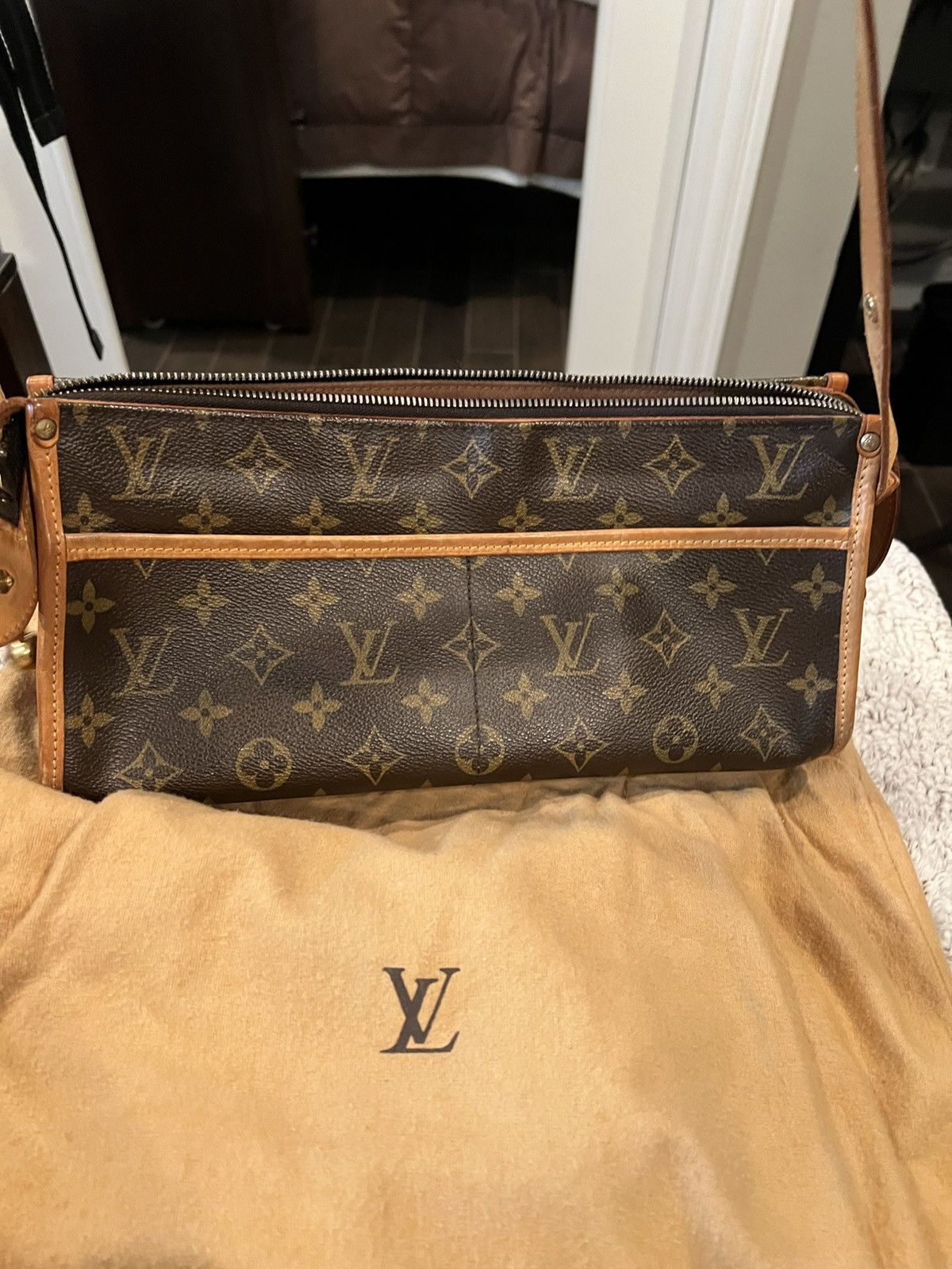 Louis Vuitton Louis Vuitton bag Size ONE SIZE - 1 Thumbnail
