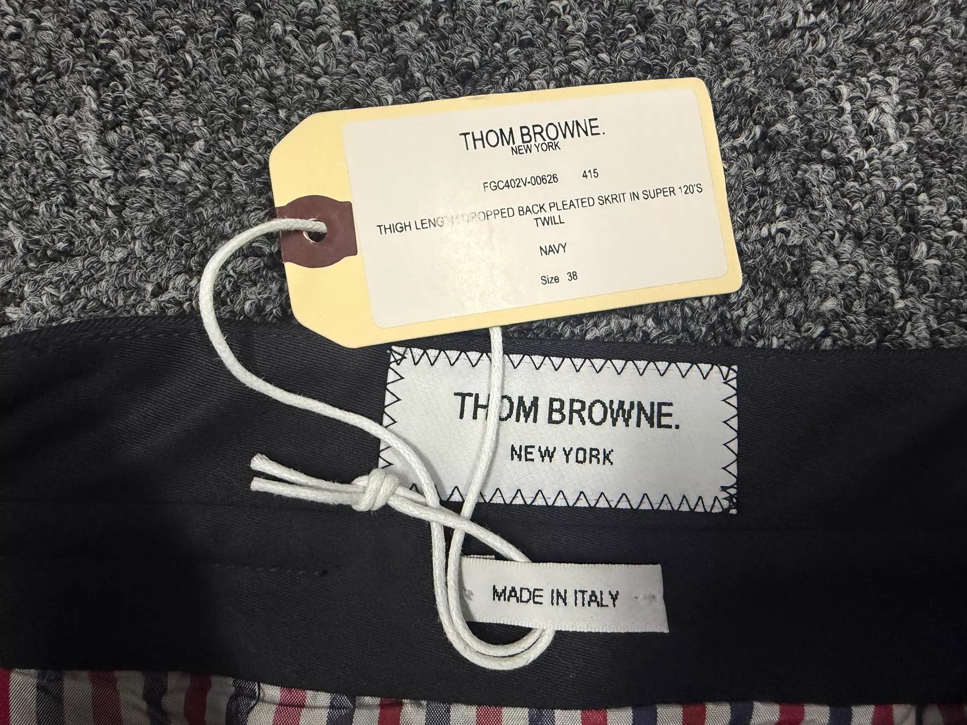 Thom Browne Thom Browne Women's Navy Gold-Button Pleated Mini Skirt Size 26" / US 2 / IT 38 - 4 Thumbnail