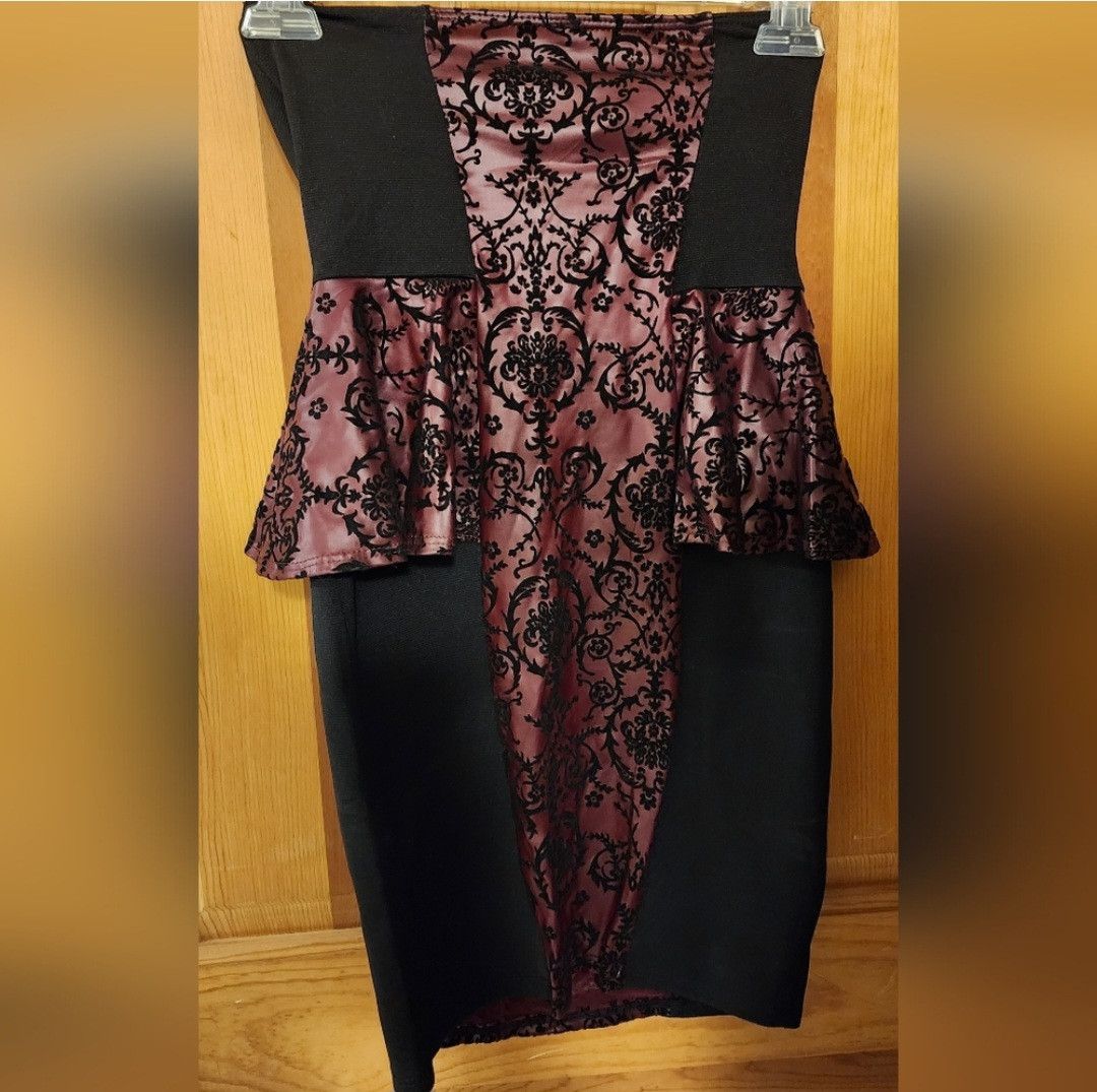 Other NWOT Manito Burgundy Velvet Floral Sweetheart Peplum Dress S Size S / US 4 / IT 40 - 2 Thumbnail