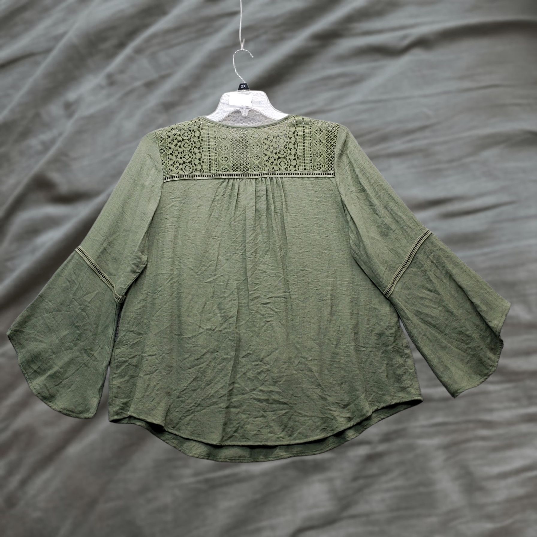 Avenue Avenue Womens Blouse Top Green Size 14/16 Pleated Lace Up V-Neck Casual Pullover Shirt Size XL / US 12-14 / IT 48-50 - 1 Thumbnail