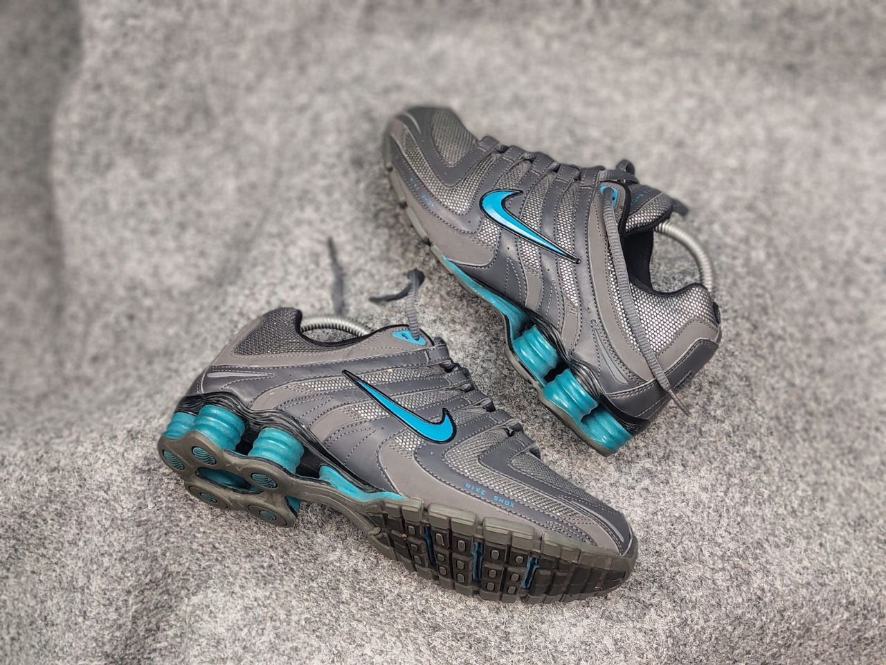 Nike Vintage Nike Shox NZ Cool Grey Cyber Y2K Style Sneakers Size US 7 / IT 37 - 5 Thumbnail
