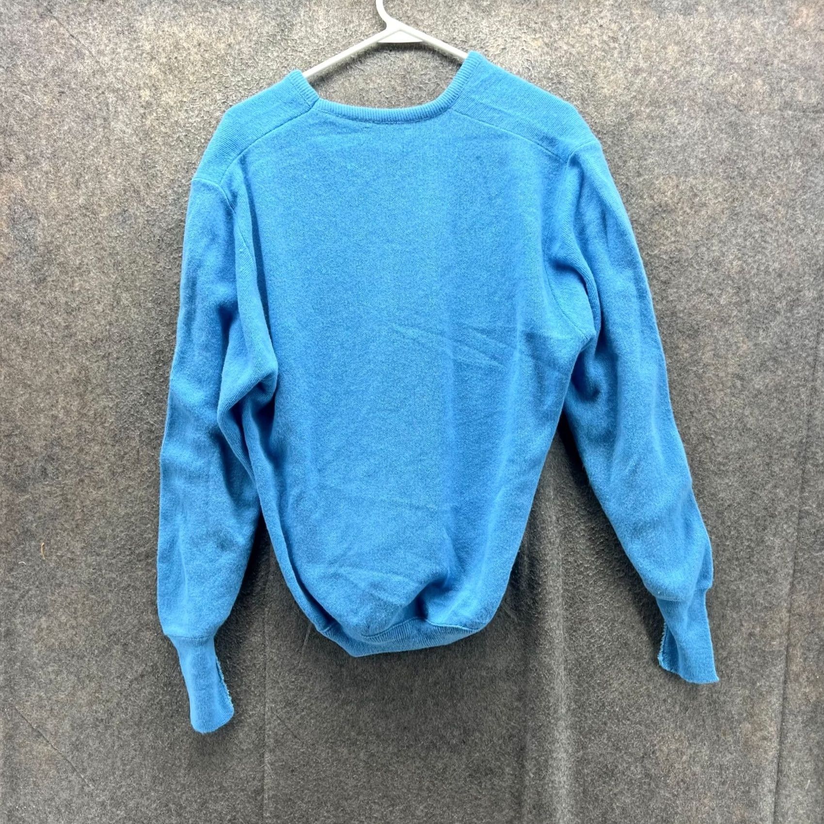 Lacoste VINTAGE Izod x Lacoste Sweater Womens Large Blue Acrylic V Neck Pullover 90s USA Size L / US 10 / IT 46 - 2 Thumbnail