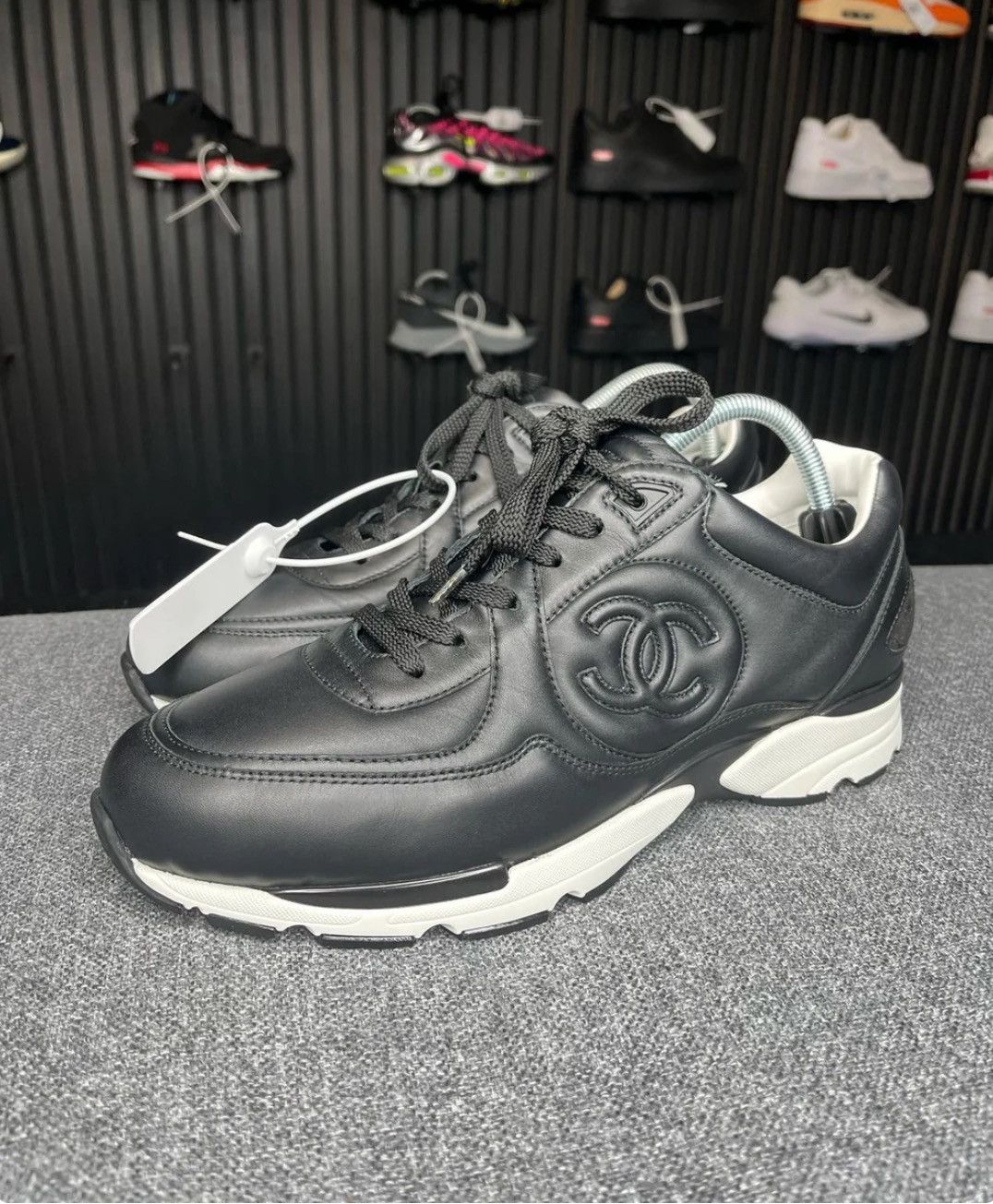 Chanel Chanel CC Calfskin Black UK9 2070 Size US 10 / EU 43 - 2 Thumbnail