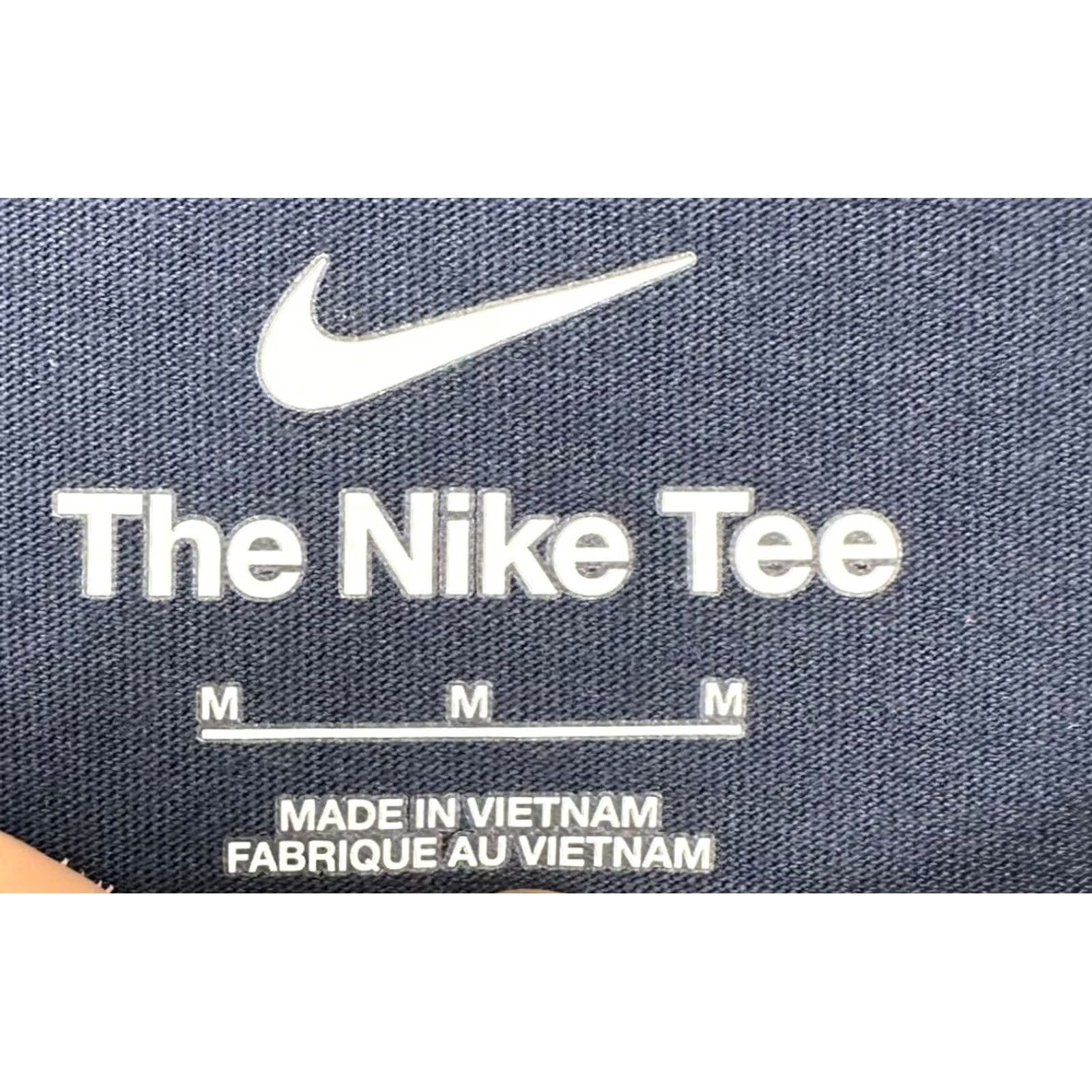 Nike VINTAGE? Not Vintage. Michigan Wolverines Nike Tee Sweatshirt Crew Neck Women Medium Navy Blue Sweatshirt Crew Neck Nike Tee Size M / US 6-8 / IT 42-44 - 5 Thumbnail