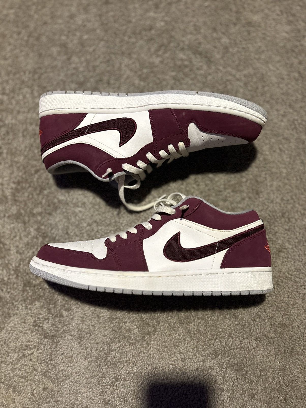 Jordan Brand Jordan 1 low Bordeaux Size US 12 / EU 45 - 1 Thumbnail