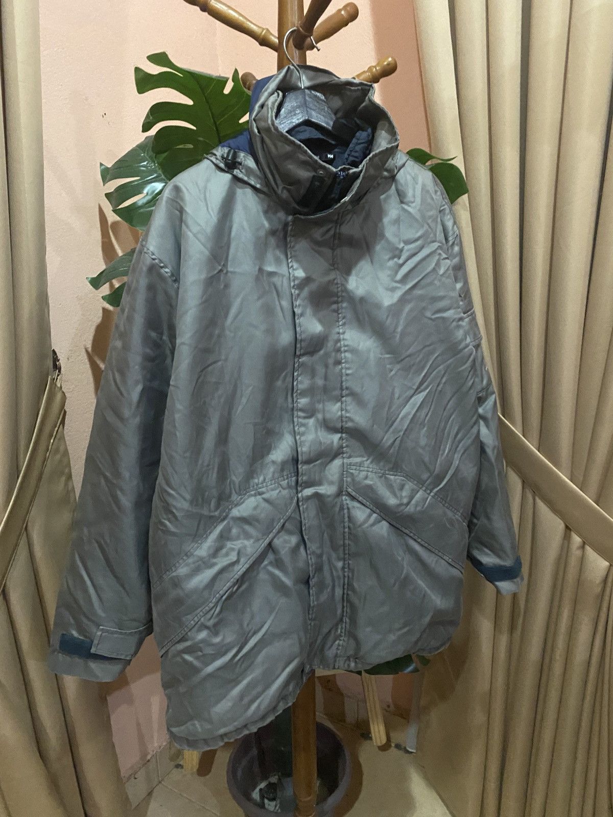 Helly Hansen Vintage Helly Hansen Gray Waterproof Windbreaker Jacket Size US L / EU 52-54 / 3 - 3 Thumbnail