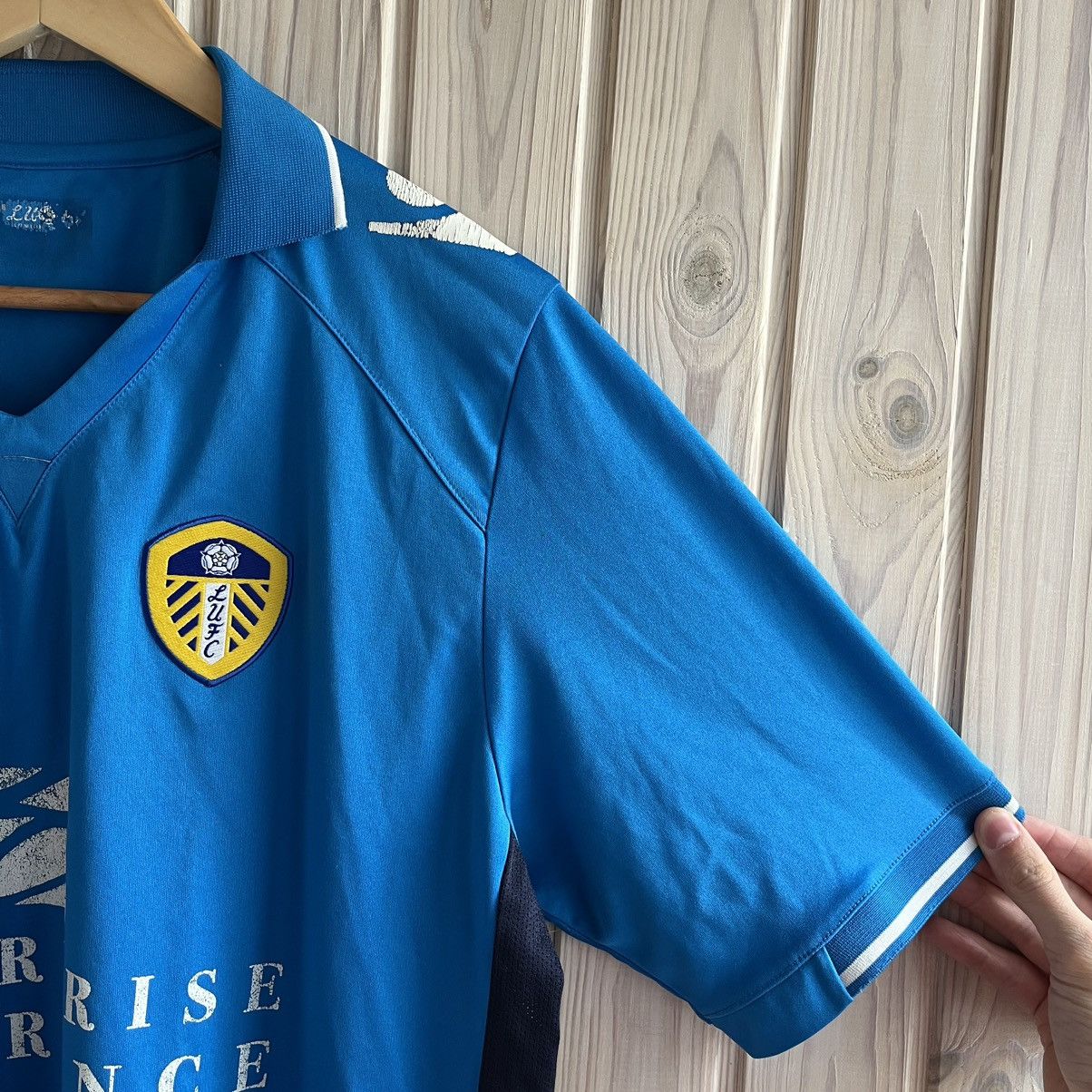 Macron × Vintage Macron Leeds United 2012/2013 Away Jersey T-Shirt Size L Size US L / EU 52-54 / 3 - 3 Thumbnail