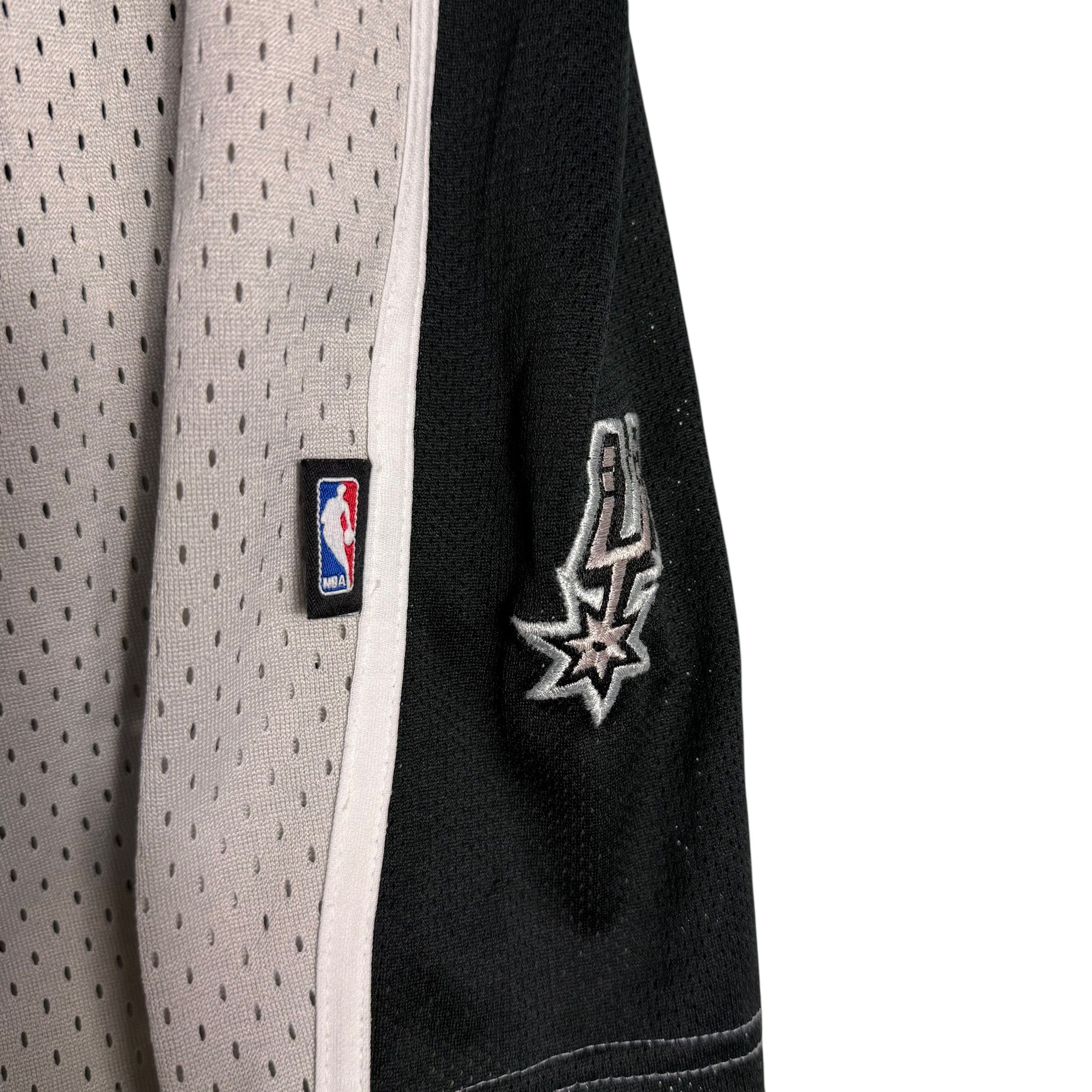 NBA 🔥RARE🔥Vintage San Antonio Spurs NBA Official Shorts (M) Size US 34 / EU 50 - 4 Thumbnail