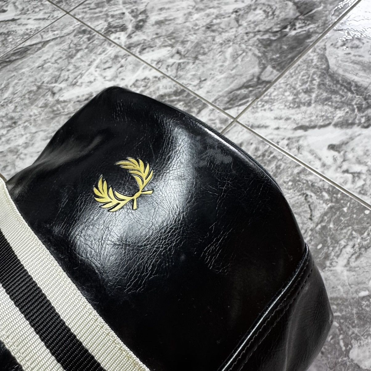 Fred Perry FRED PERRY CLASSIC BARREL BAG - BLACK/WHITE Size ONE SIZE - 5 Thumbnail