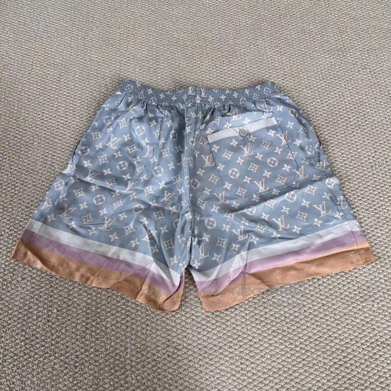 Other Louis Vuitton Women's Silk XXS Shorts . Size 22" - 2 Thumbnail