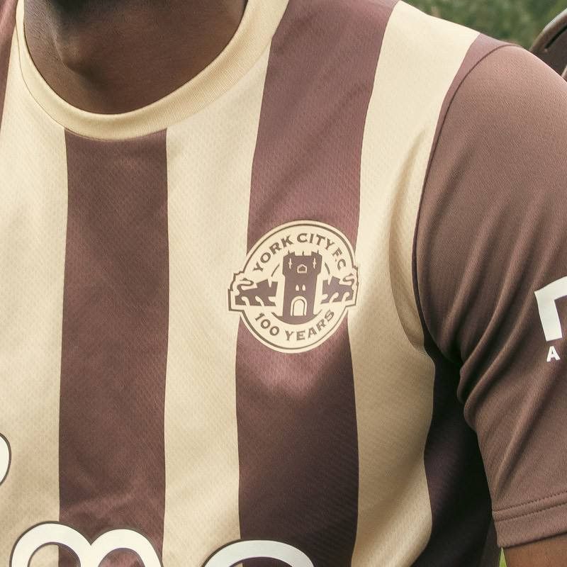 Puma 2022/23 YORK CITY FC THIRD 100 YEARS SOCCER FOOTBALL JERSEY Size US S / EU 44-46 / 1 - 4 Thumbnail