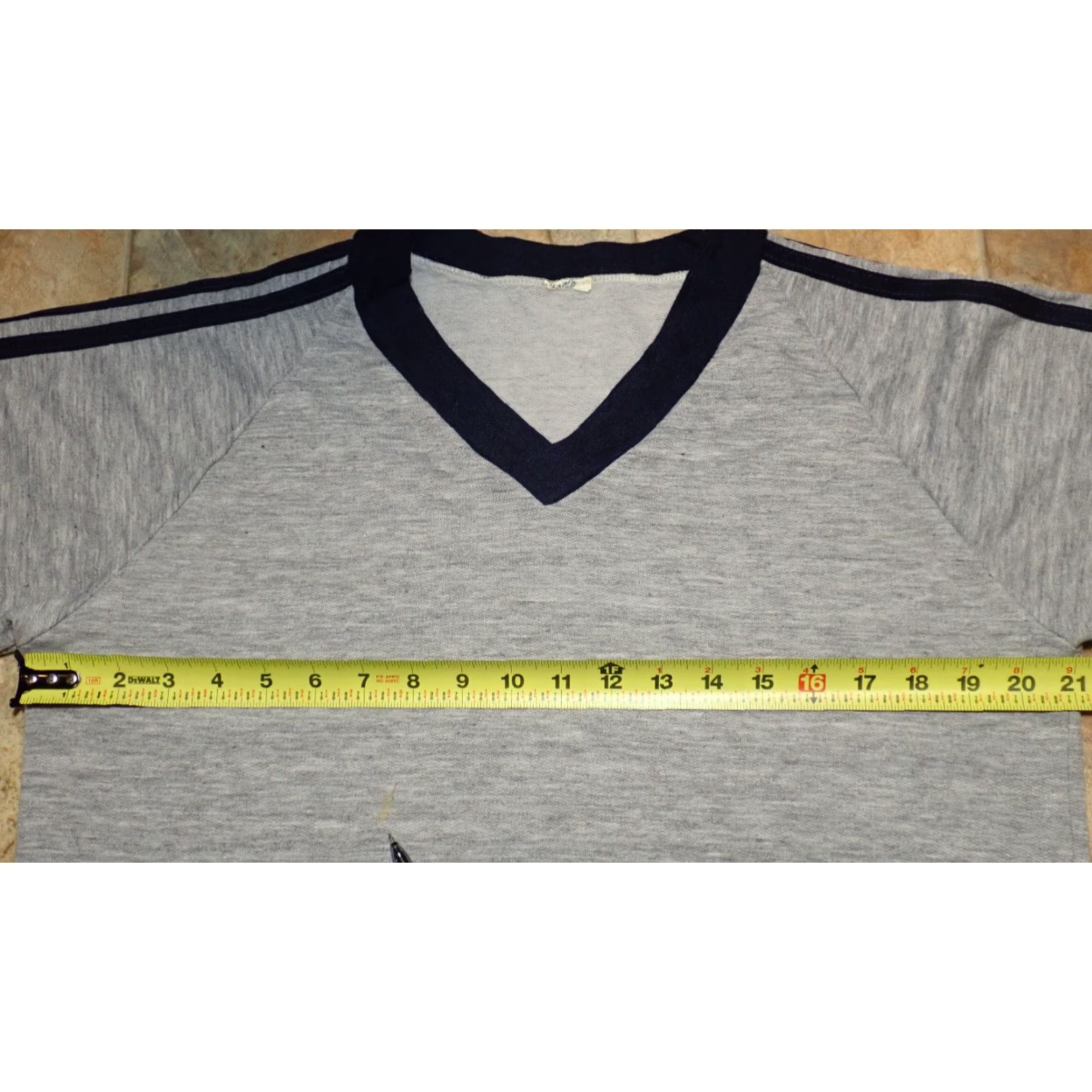 Vintage VINTAGE 60s Sportswear Acrylic Raglan Sweatshirt Adult Medium Heather Gray Split V-Neck Rockabilly Mens Size US M / EU 48-50 / 2 - 6 Thumbnail