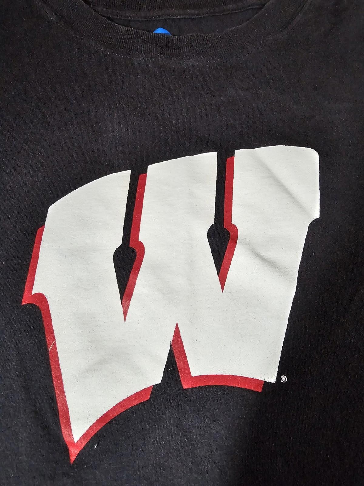 Designer Wisconsin Badgers KA INC Charcoal XL T-shirt NCAA Size US XL / EU 56 / 4 - 2 Thumbnail
