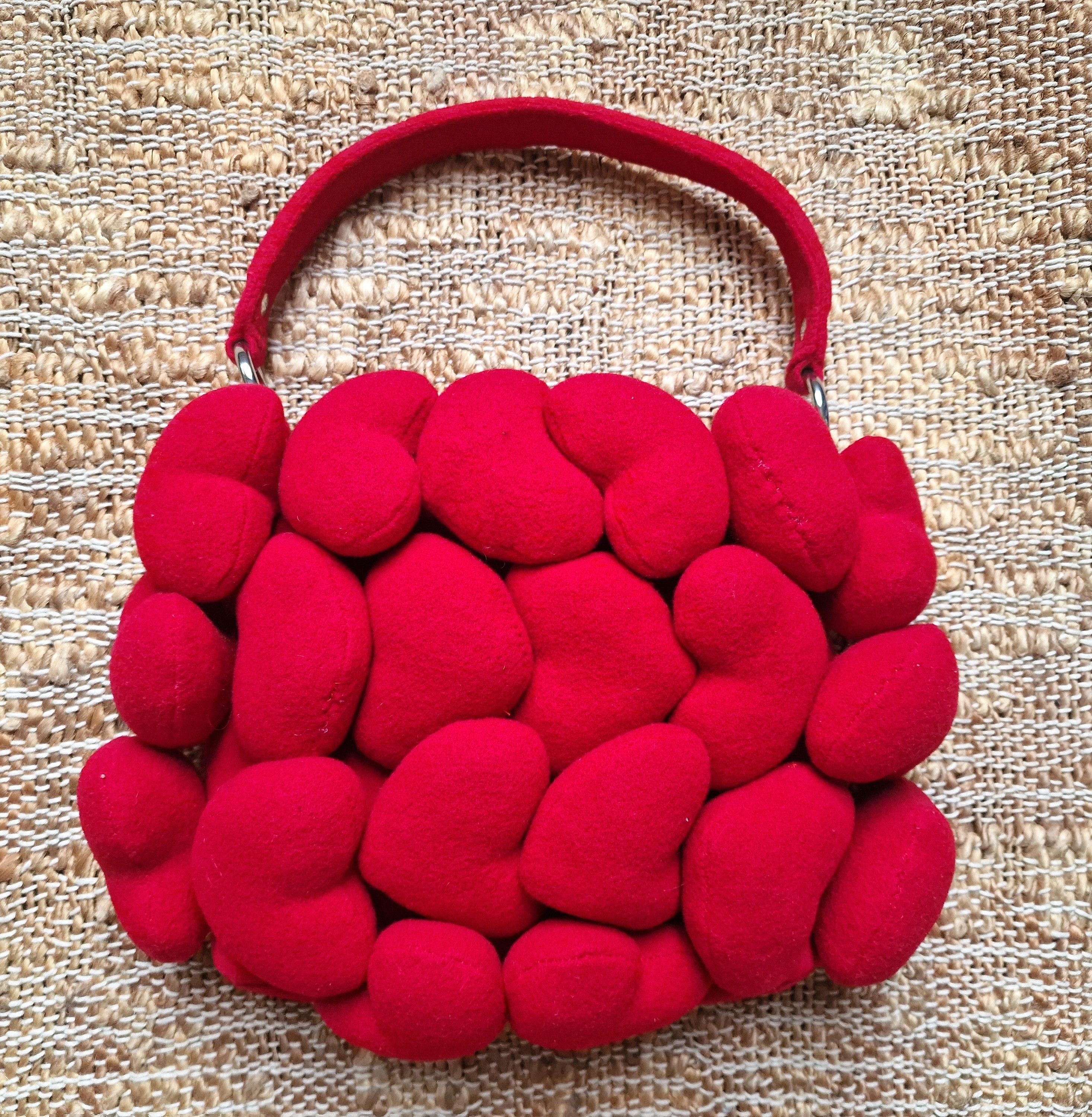 Moschino Iconic MOSCHINO Heart Red Plush Toy Hand Shoulder Bag Size ONE SIZE - 2 Thumbnail