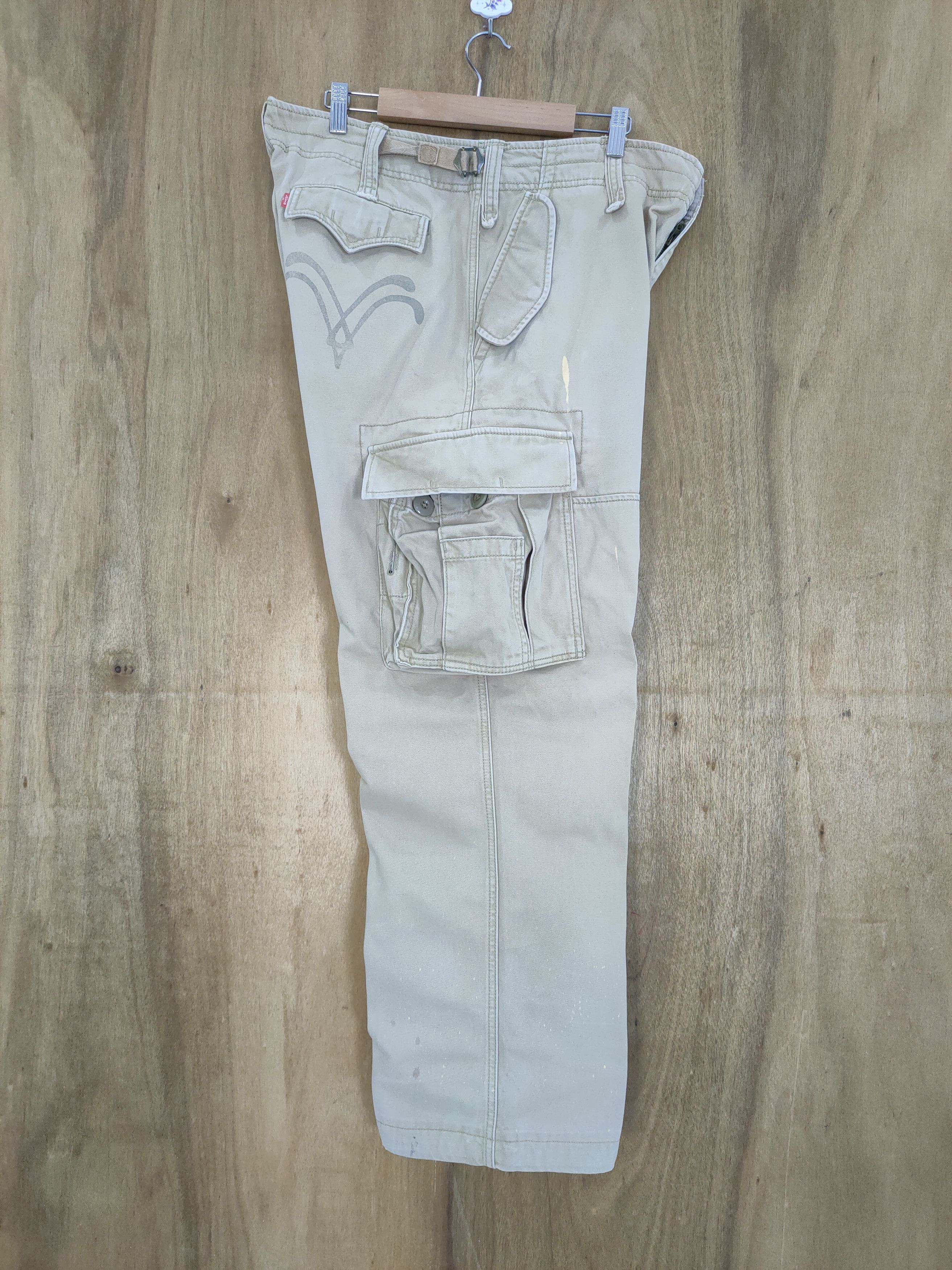 Levi's Vintage Clothing VINTAGE LEVI'S BAGGY CARGO PANTS Size US 35 - 9 Thumbnail