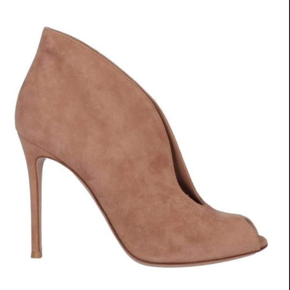 Designer Wild Diva l Faux Suede Rose Heels Size 9 Size US 9 / IT 39 - 1 Thumbnail