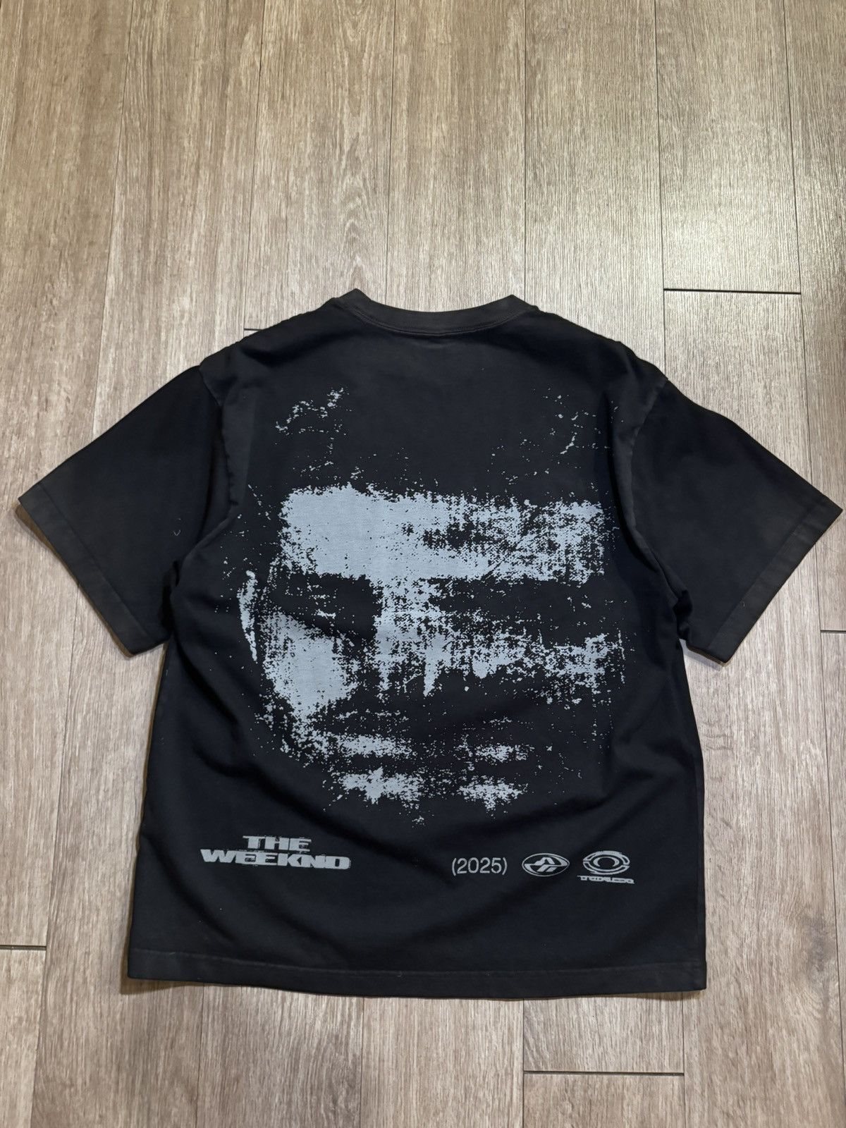 Other Weekend concert tee Size US M / EU 48-50 / 2 - 2 Thumbnail