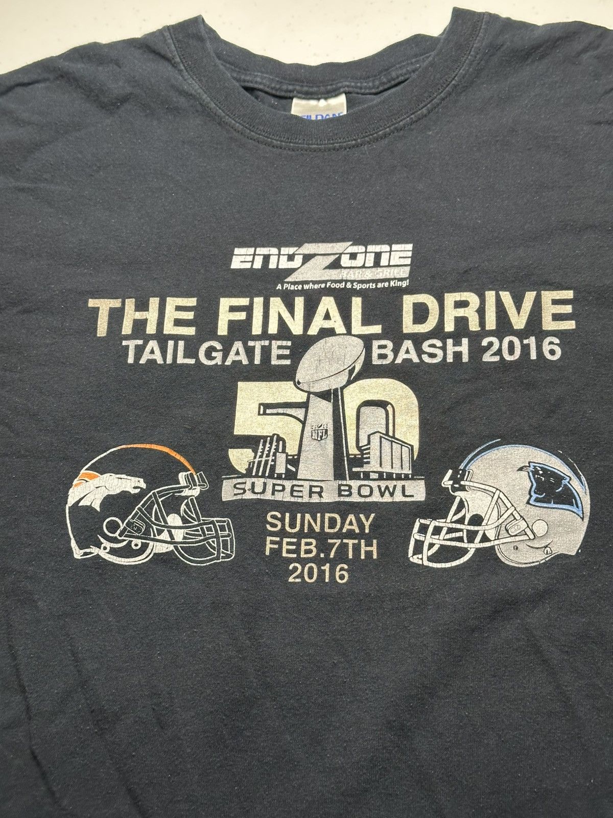 Vintage NFL Super Bowl 50 broncos vs panthers 2016 football t-shirt Size US XL / EU 56 / 4 - 2 Thumbnail