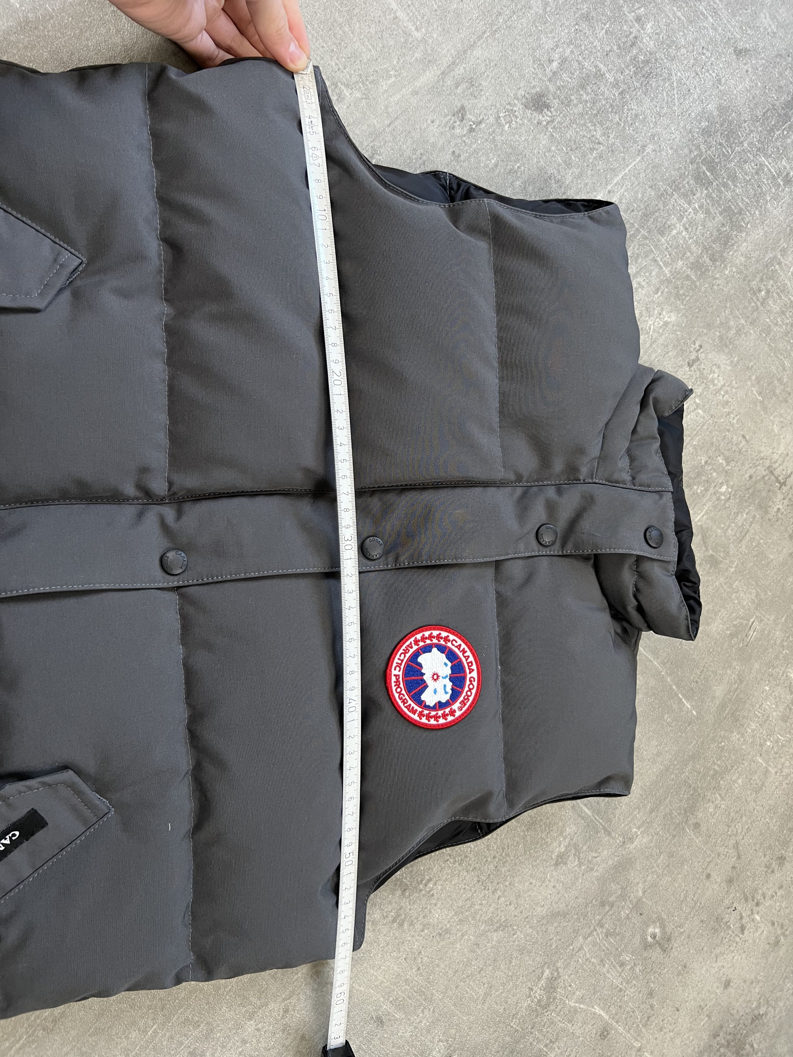 Canada Goose canada goose vest size XL Womens legit luxury Size XL / US 12-14 / IT 48-50 - 17 Thumbnail