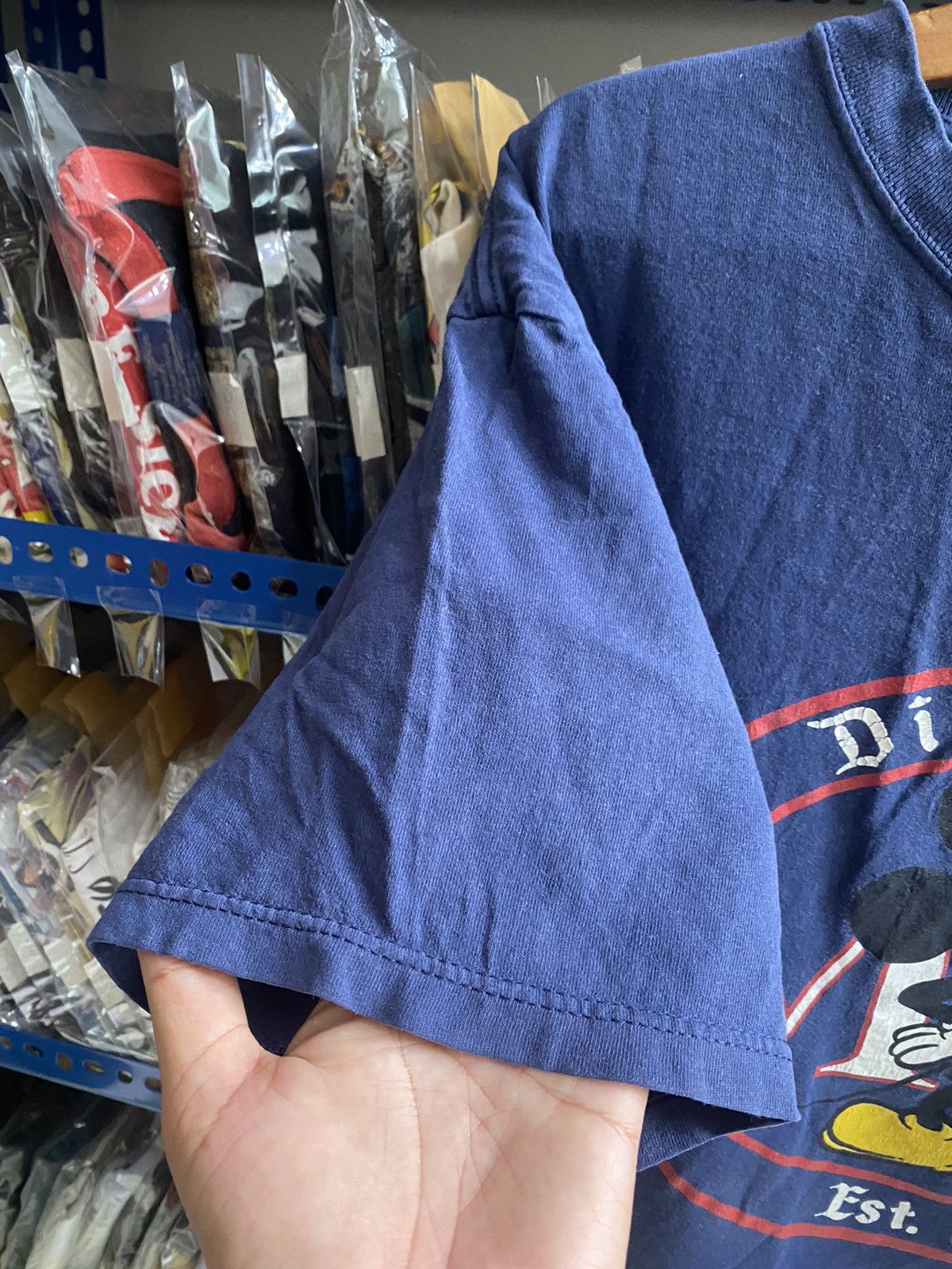 Disney MICKEY MOUSE DISNEYLAND TSHIRT Size US XL / EU 56 / 4 - 4 Thumbnail