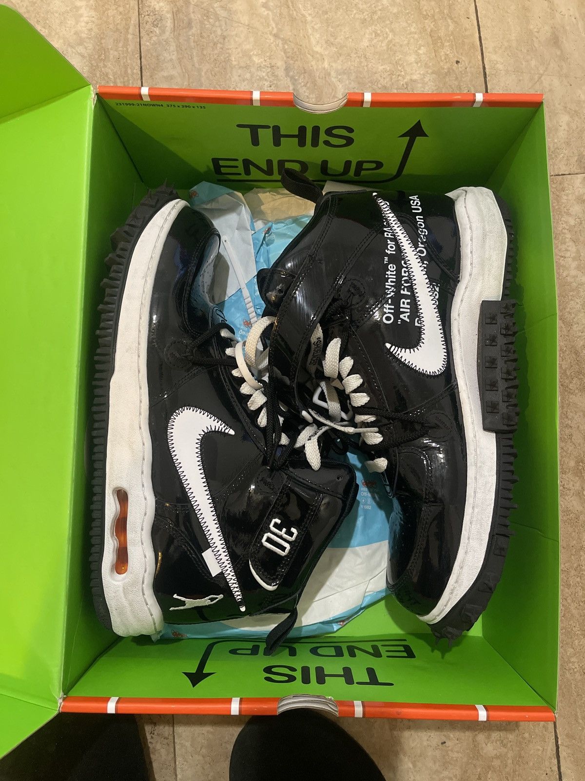 Nike × Off-White Air Force 1 Mid Size US 12 / EU 45 - 2 Thumbnail