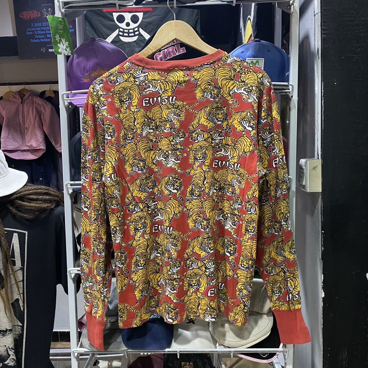 Evisu Rare Vintage Evisu Full Print Tiger Long Sleeve Shirts Size US L / EU 52-54 / 3 - 2 Thumbnail