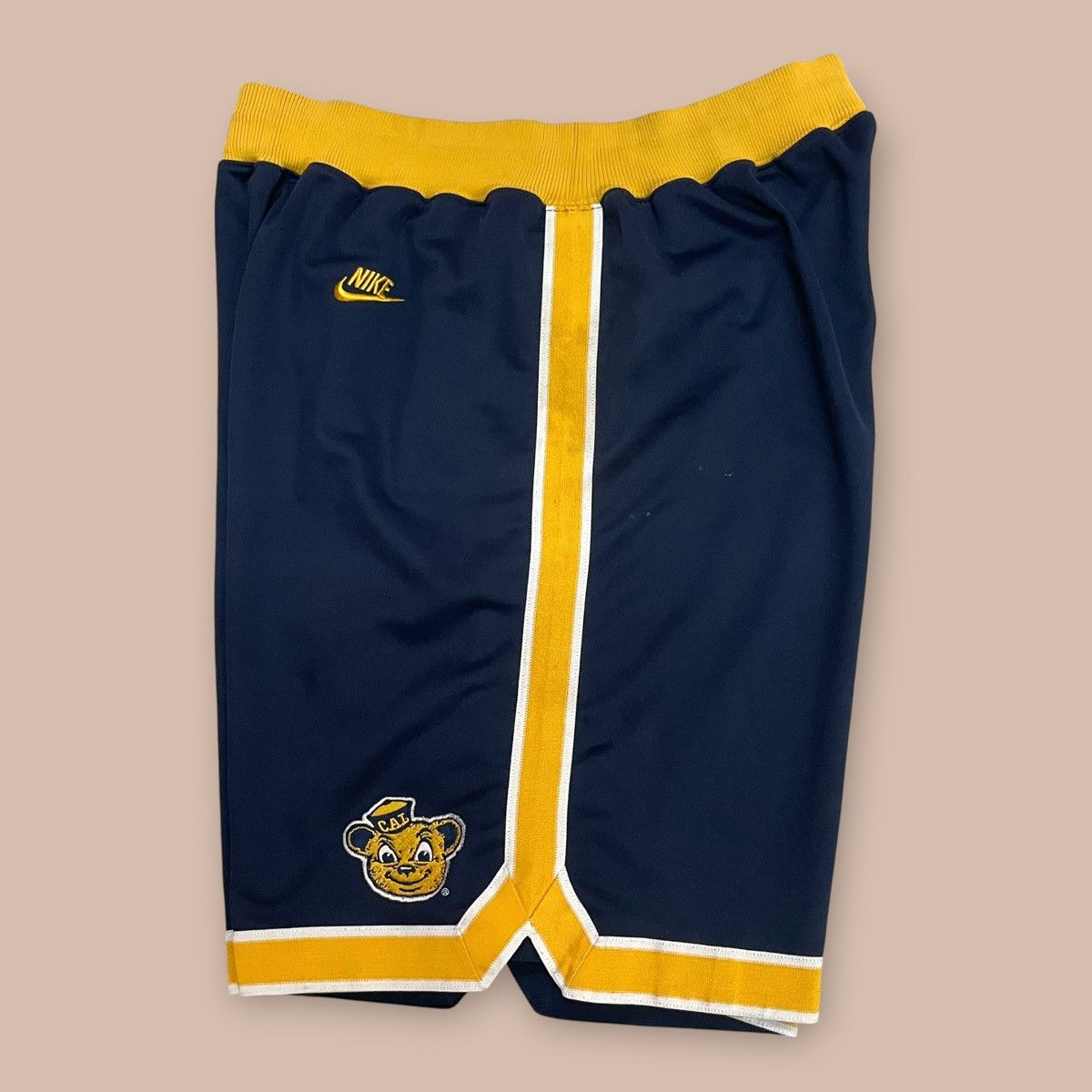 Nike VTG 90's Nike University of California Golden Bears Shorts Size US 34 / EU 50 - 3 Thumbnail