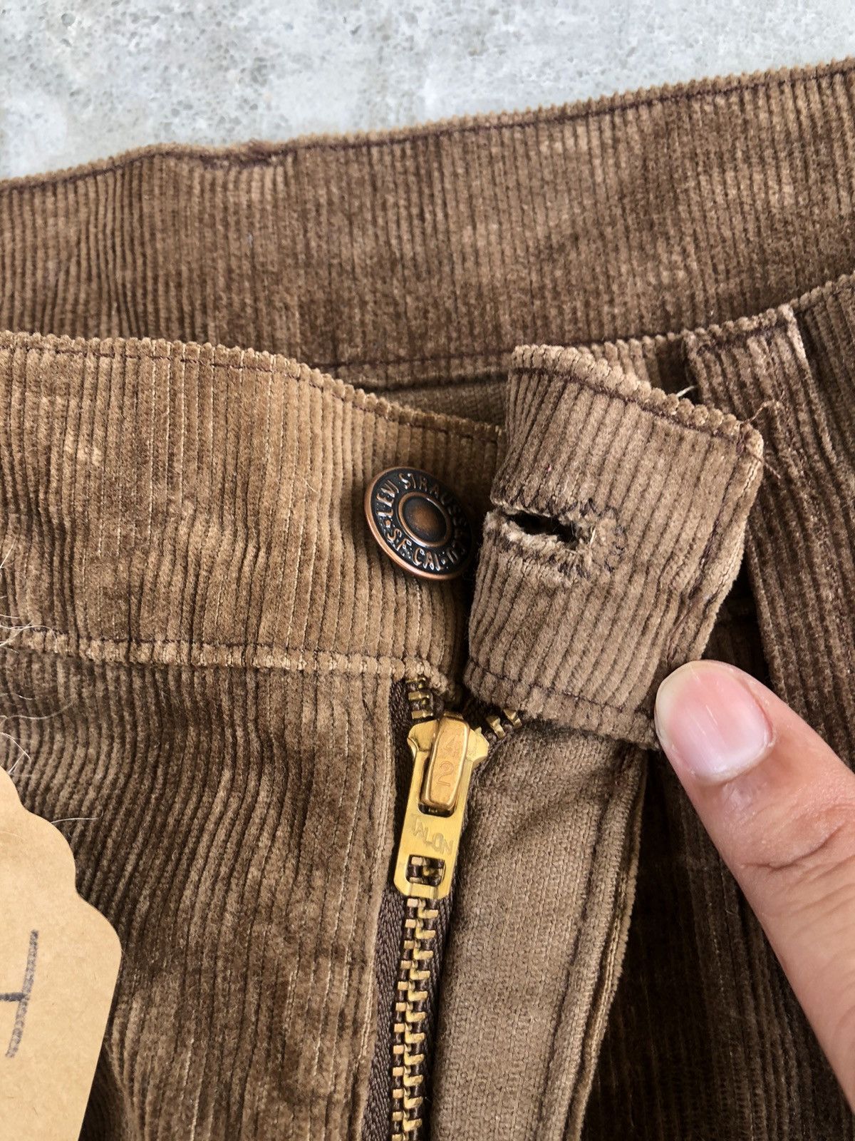 Vintage Vintage 80’s Levi’s Corduroy Pants Flared Jeans 517 Size US 32 / EU 48 - 15 Thumbnail