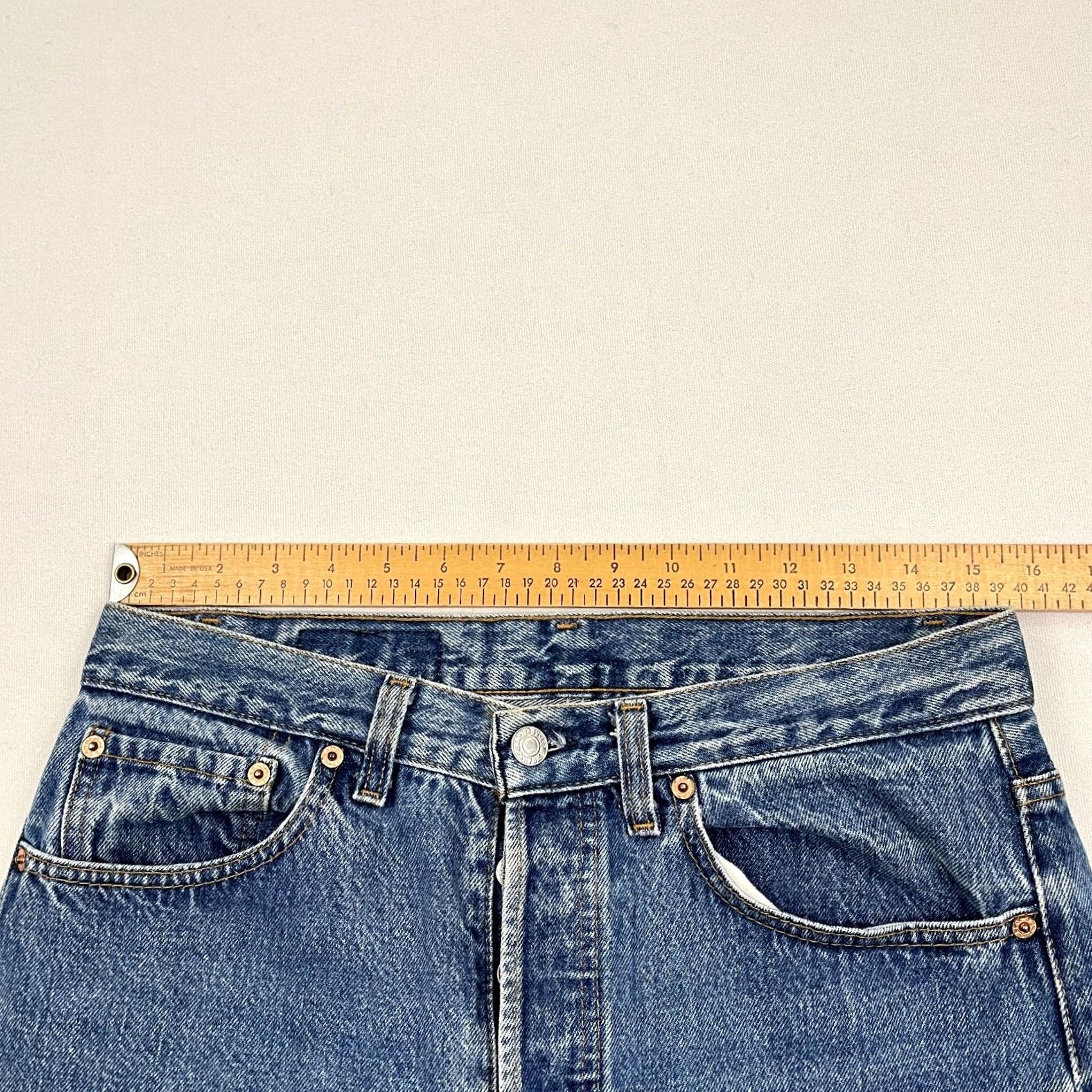 Levi's VINTAGE Levi's 501 Jeans Mens 33 x 29 Blue Denim Button Fly USA Made 1980s 80s Size US 33 - 7 Thumbnail