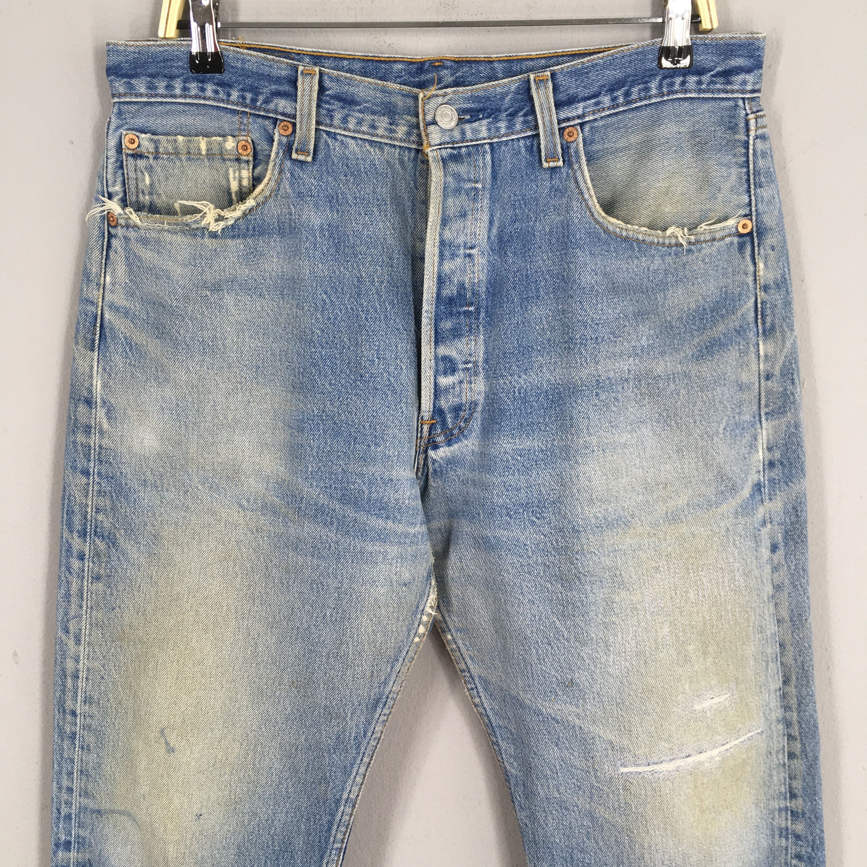 Size 32x27.5 Vintage 90s Levi's 501 Faded Blue Jeans
